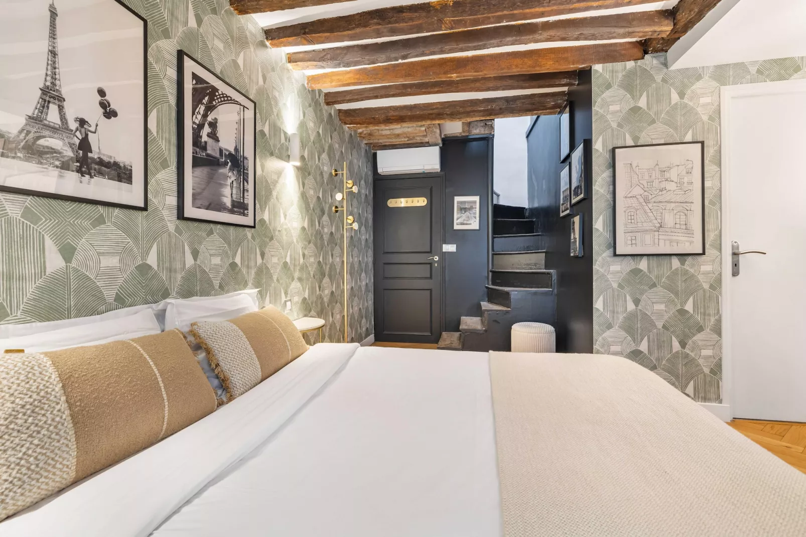 AV-64-CHOISEUL-LOUVRE-Bedroom