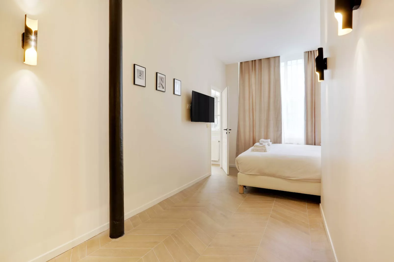 JB-4-RIVOLI-Bedroom
