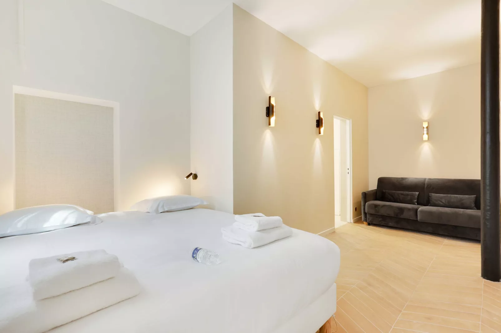 JB-4-RIVOLI-Bedroom