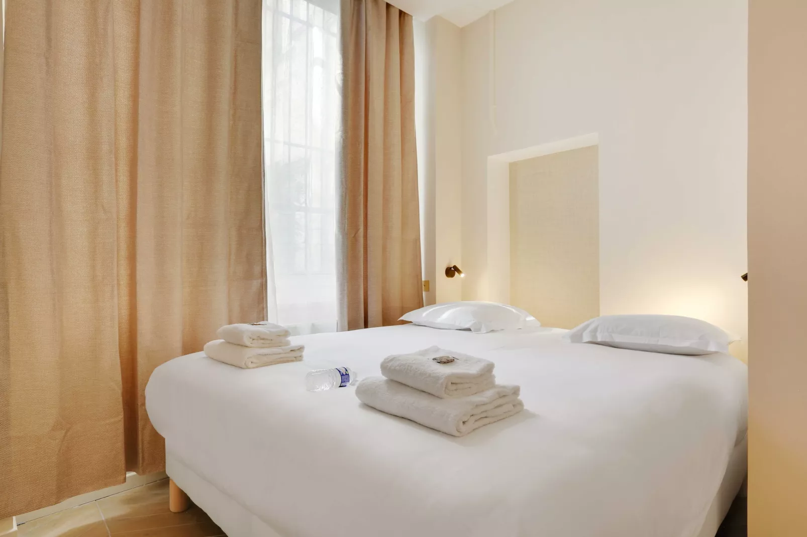JB-4-RIVOLI-Bedroom