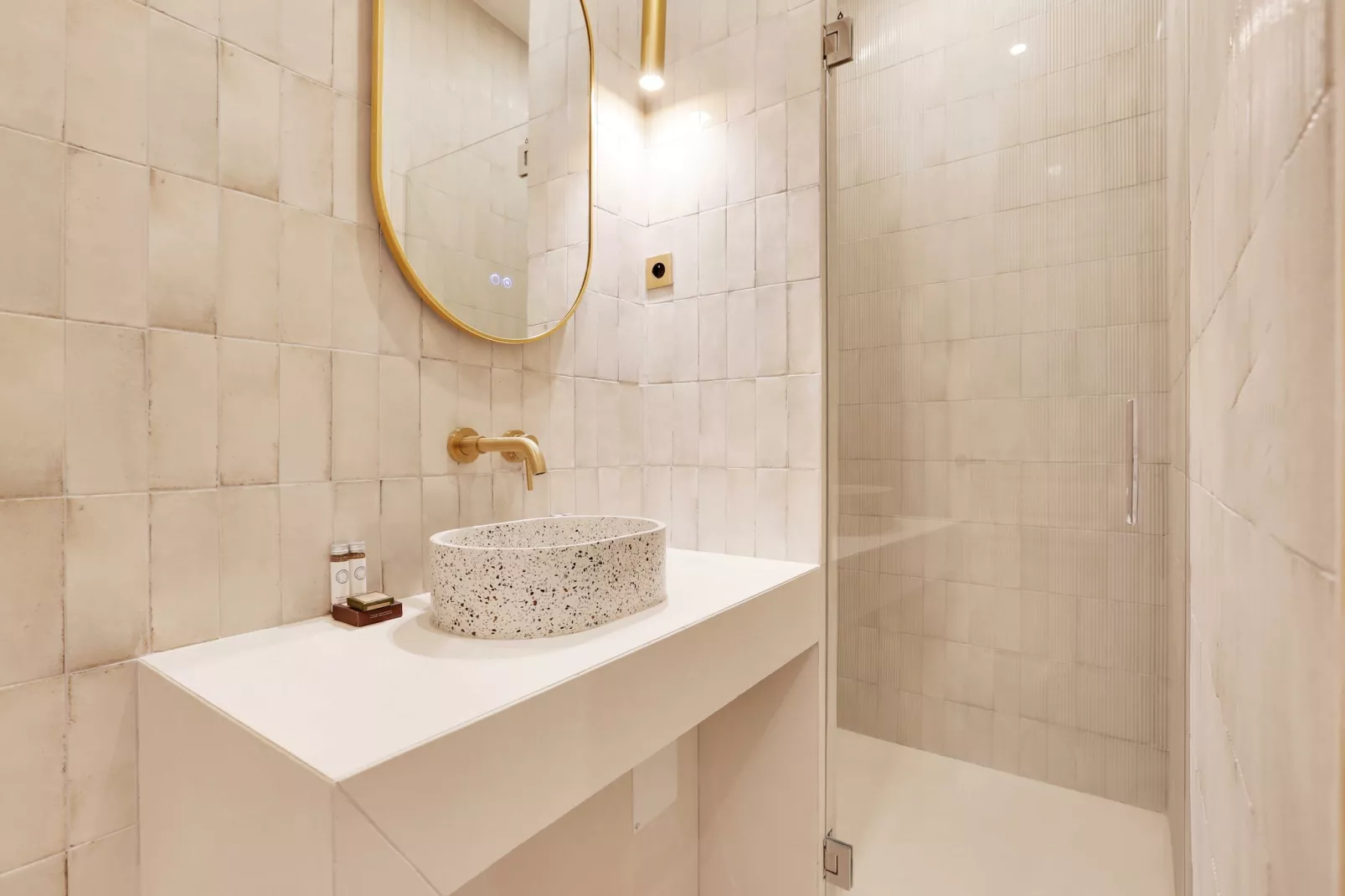 JB-4-RIVOLI-Bathroom