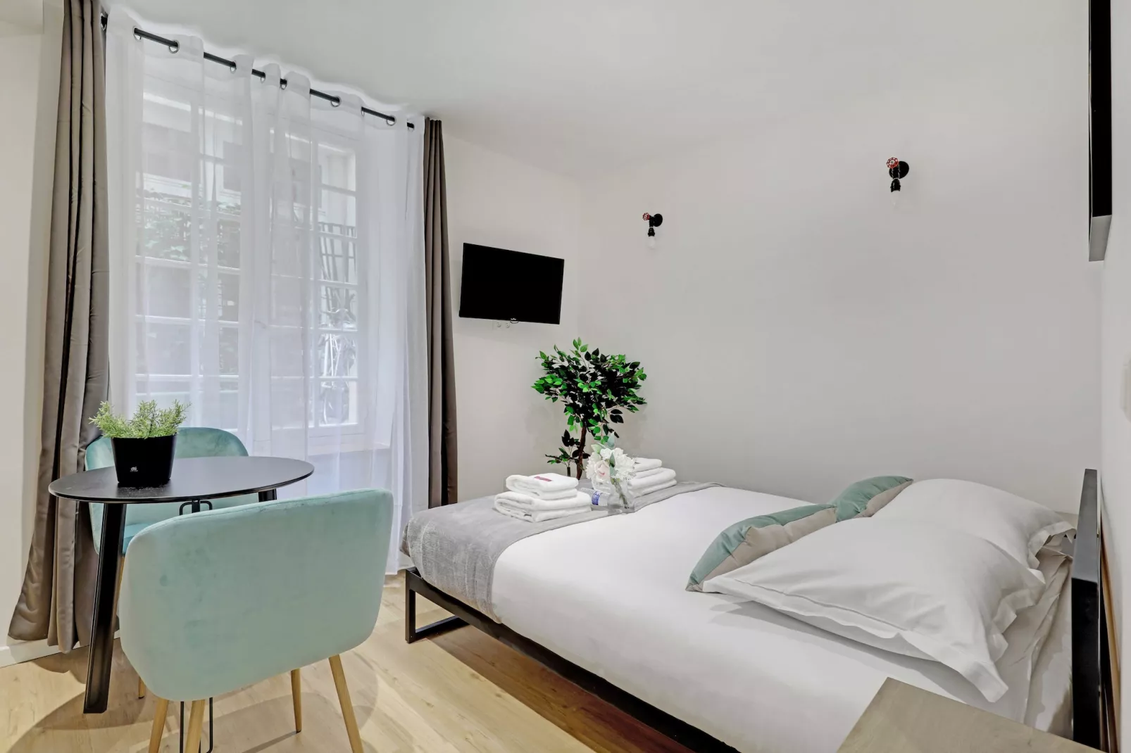 FH-7-BOULANGERS-Bedroom