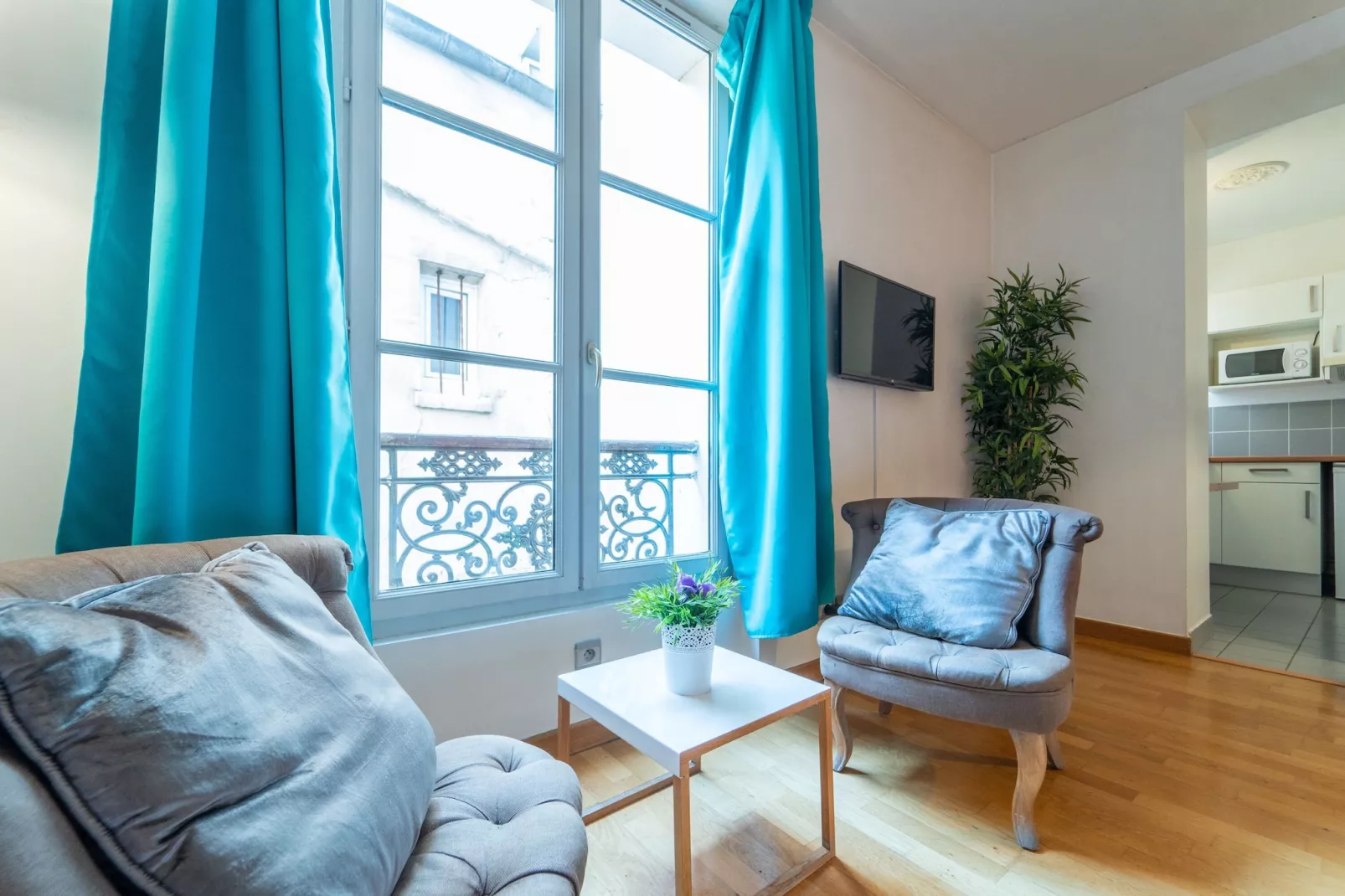 SG-5-BUFFON-102-Living room