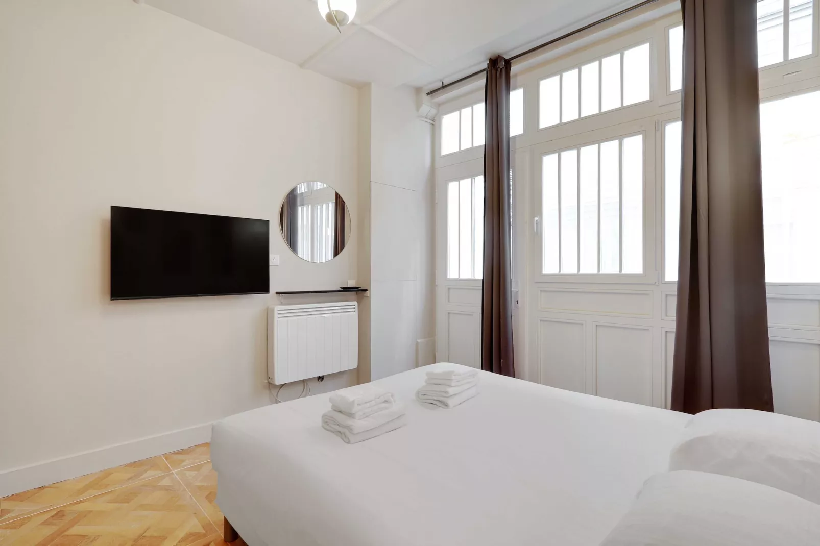 RE-22-ECHIQUIER-Bedroom