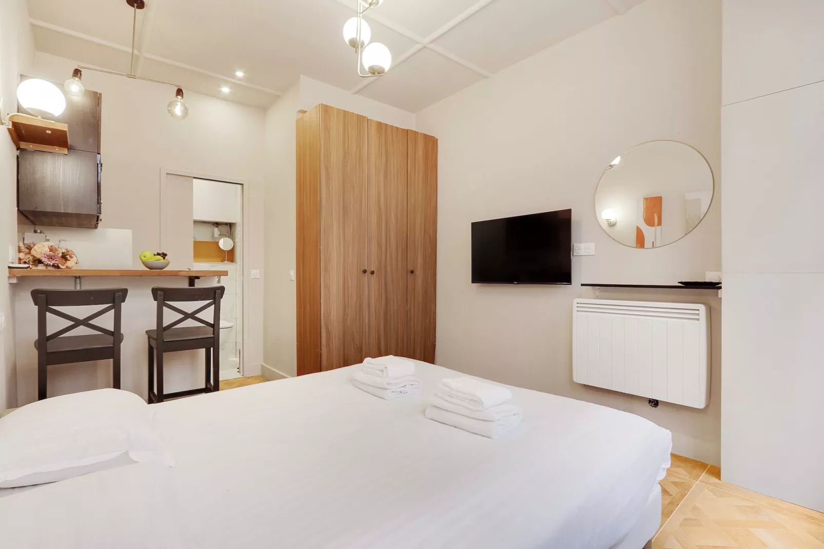 RE-22-ECHIQUIER-Bedroom