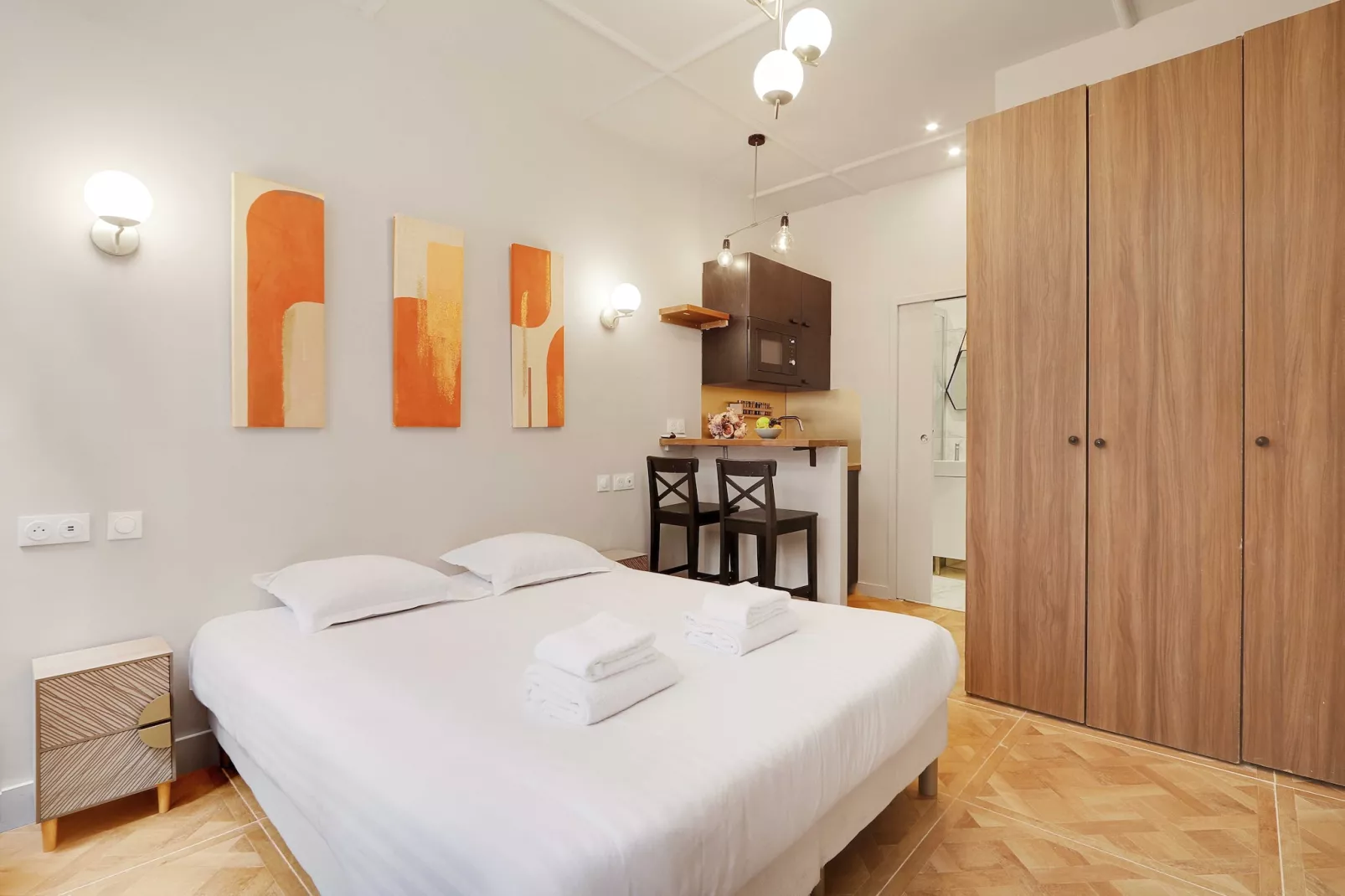 RE-22-ECHIQUIER-Bedroom