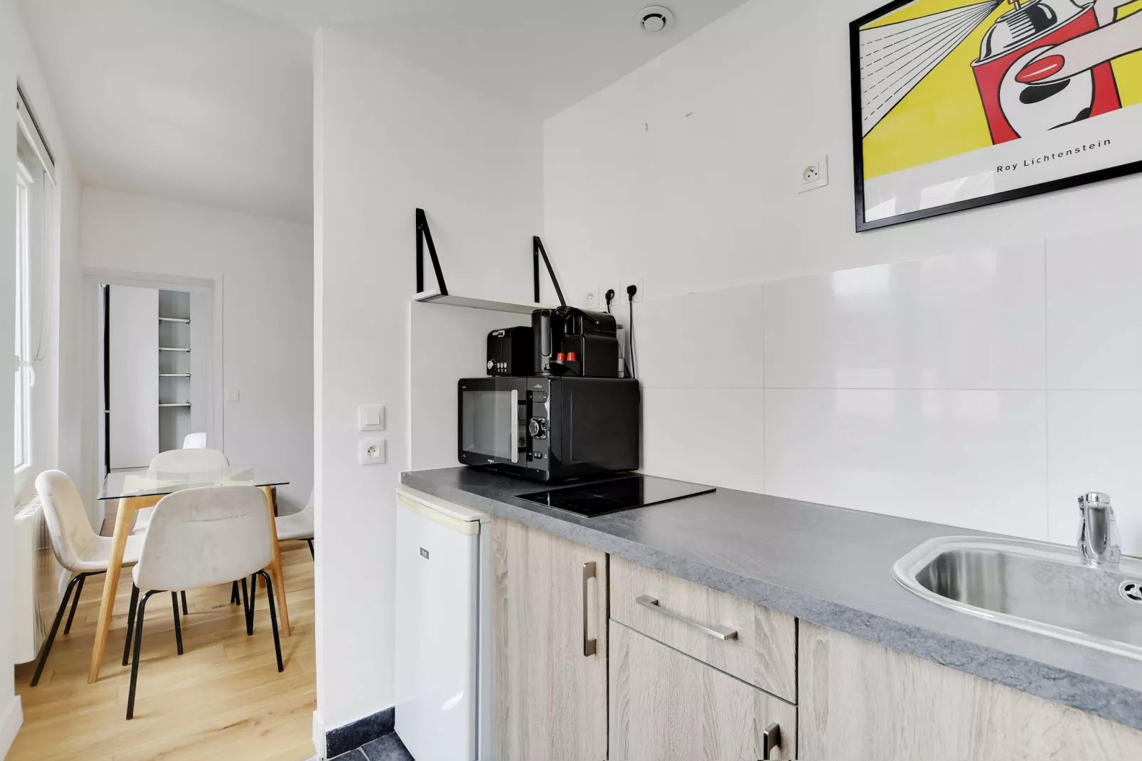 MK-153-ANTOINE-2-Kitchen