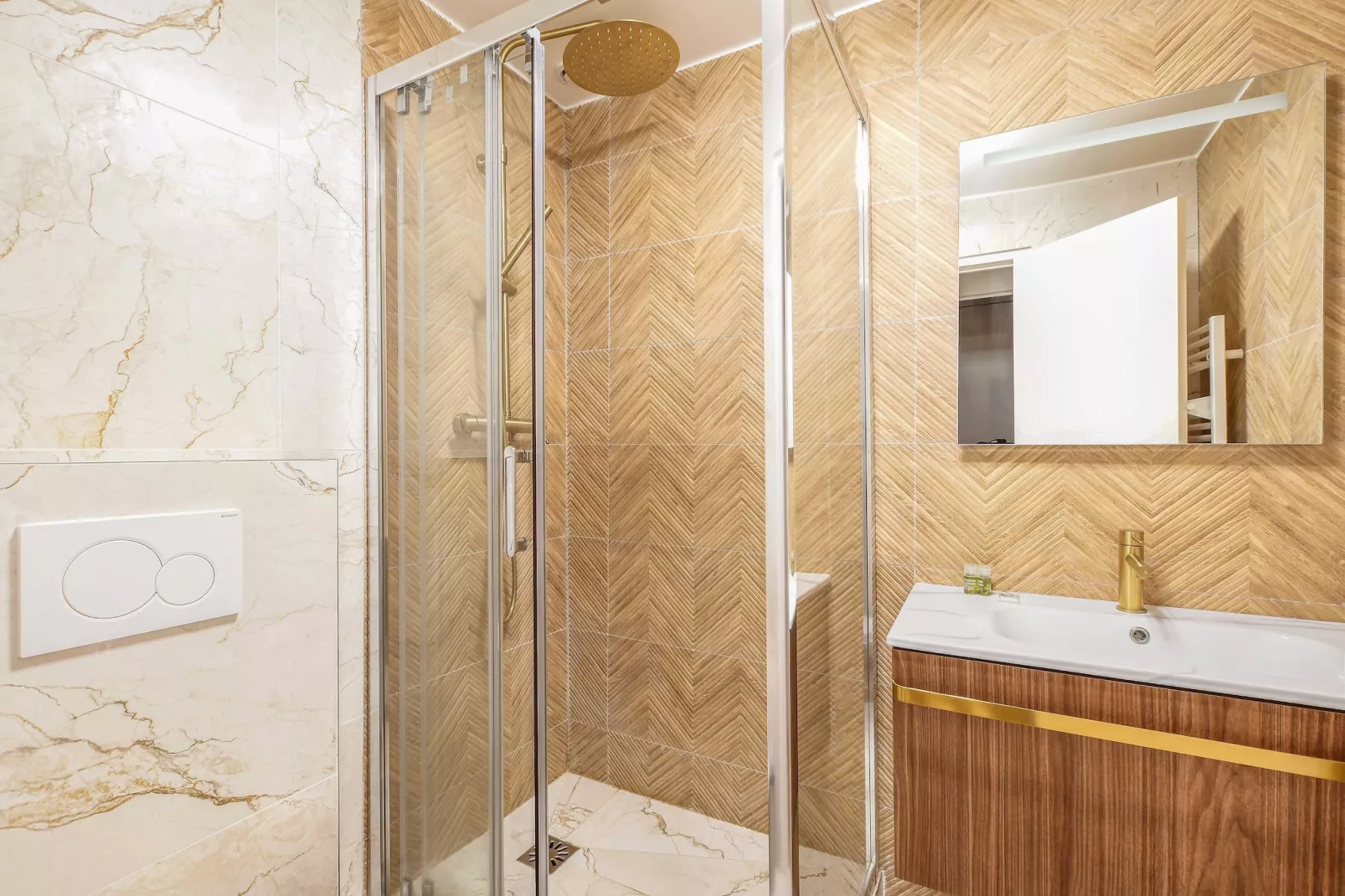 MK-153-ANTOINE-2-Bathroom