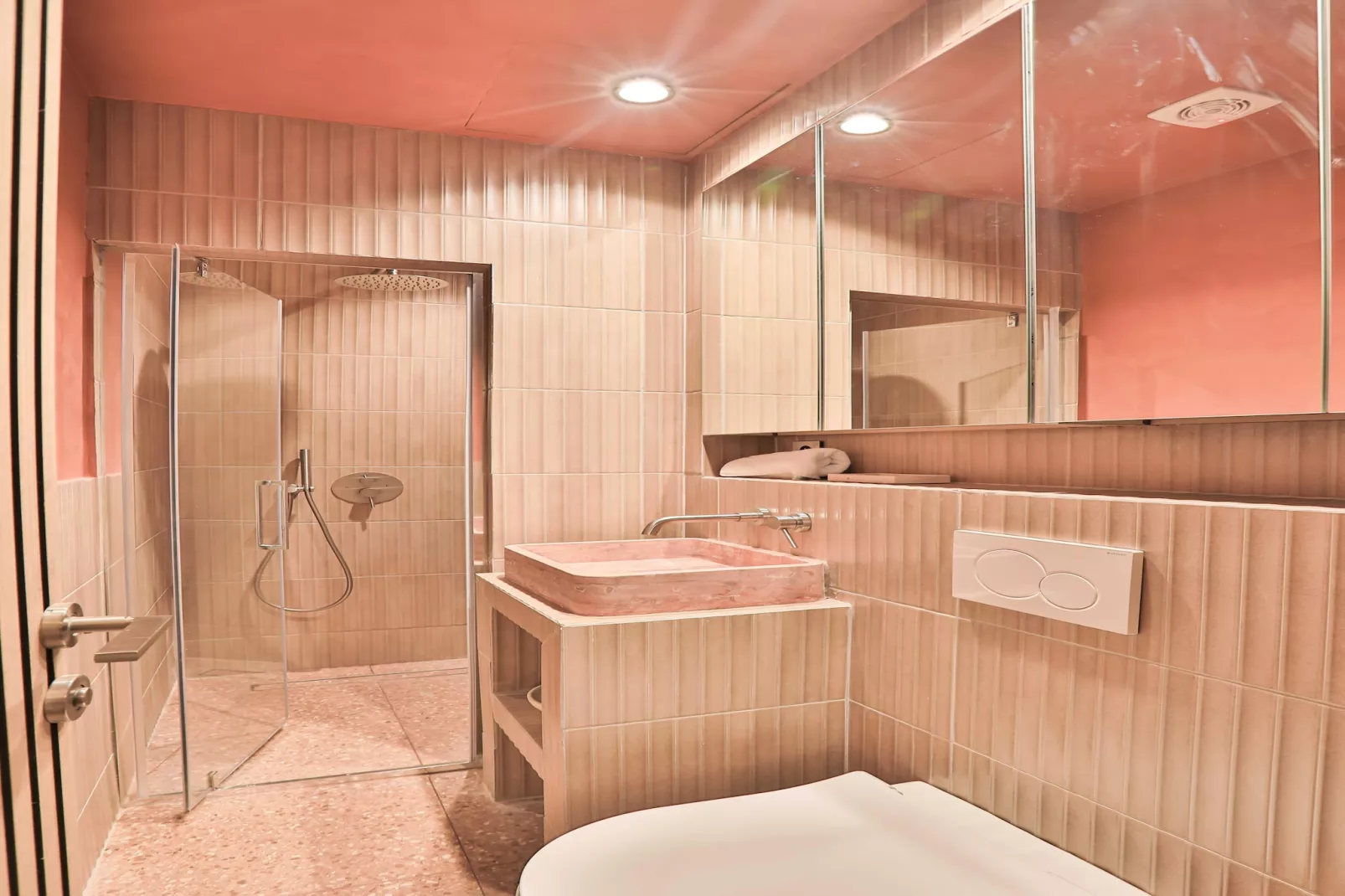 EM-14-PORTALET-Bathroom