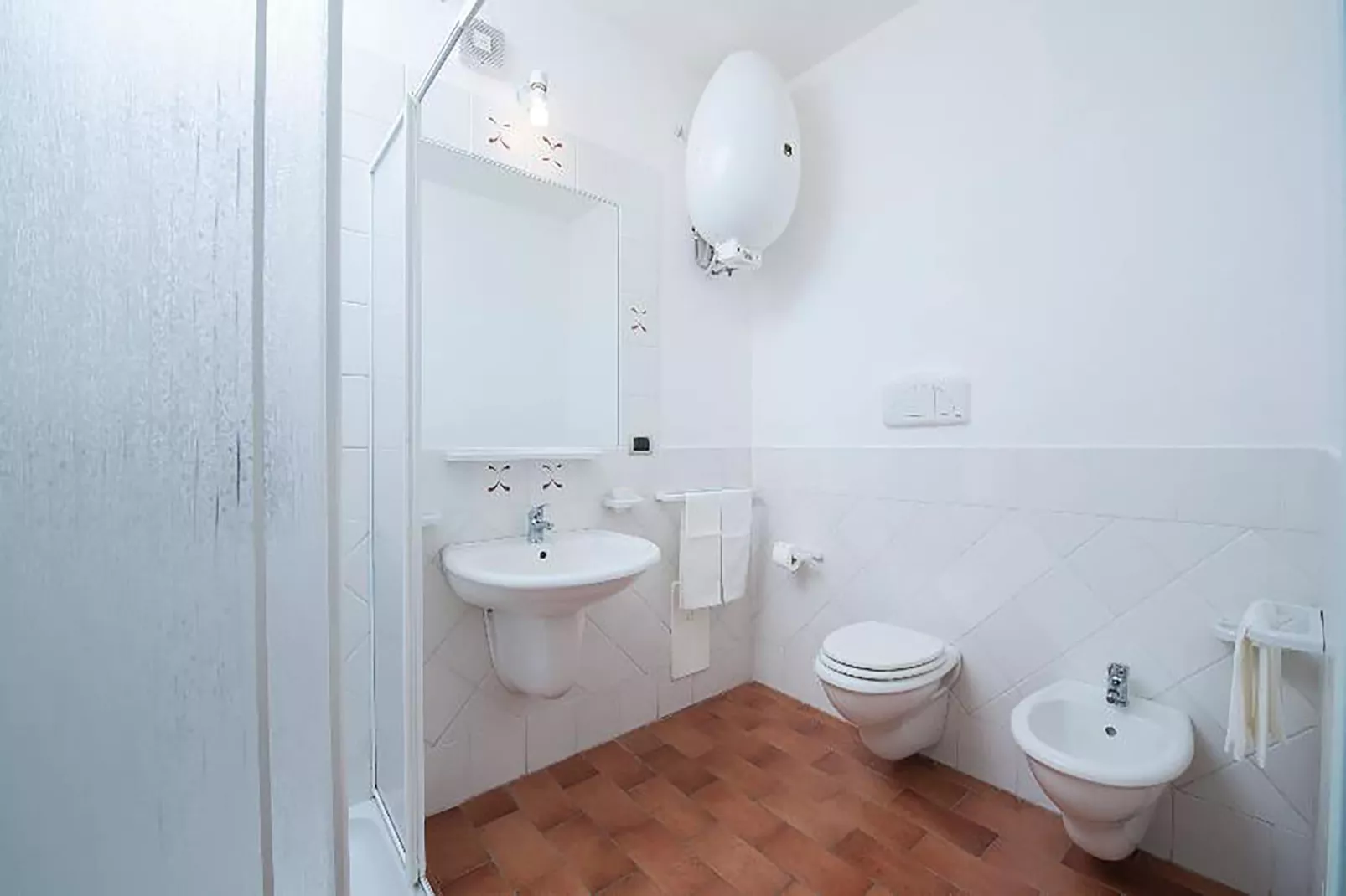 Bilocale x 4-Badezimmer
