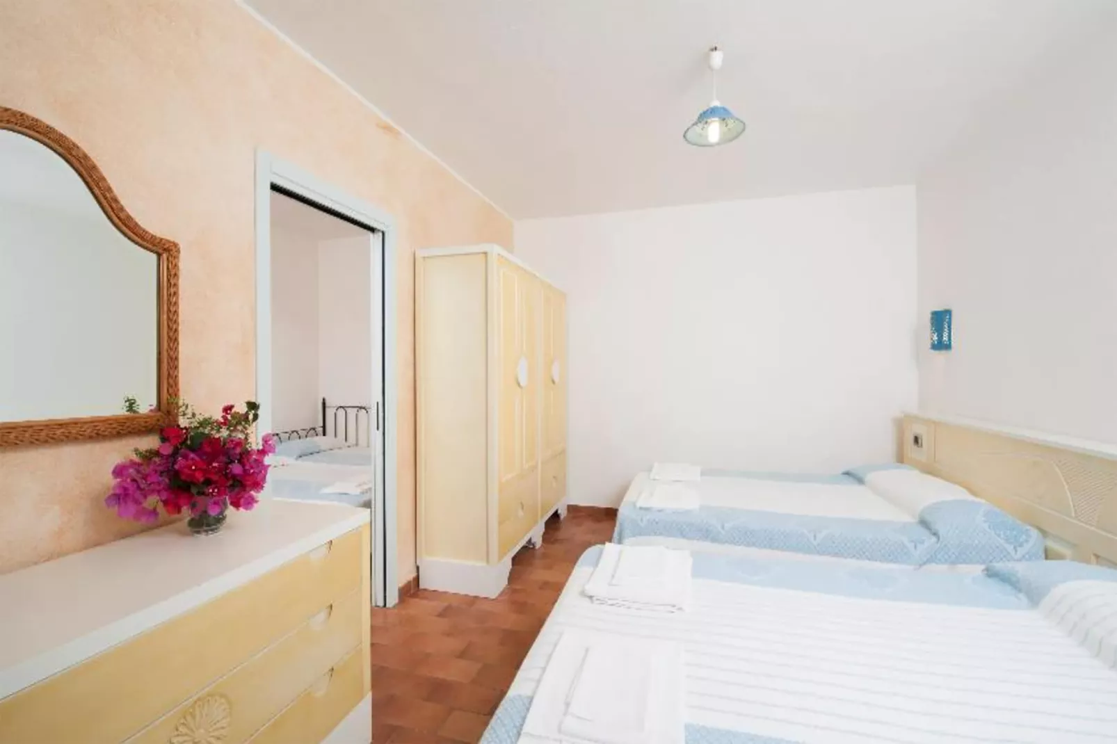 Bilocale x 6-Schlafzimmer