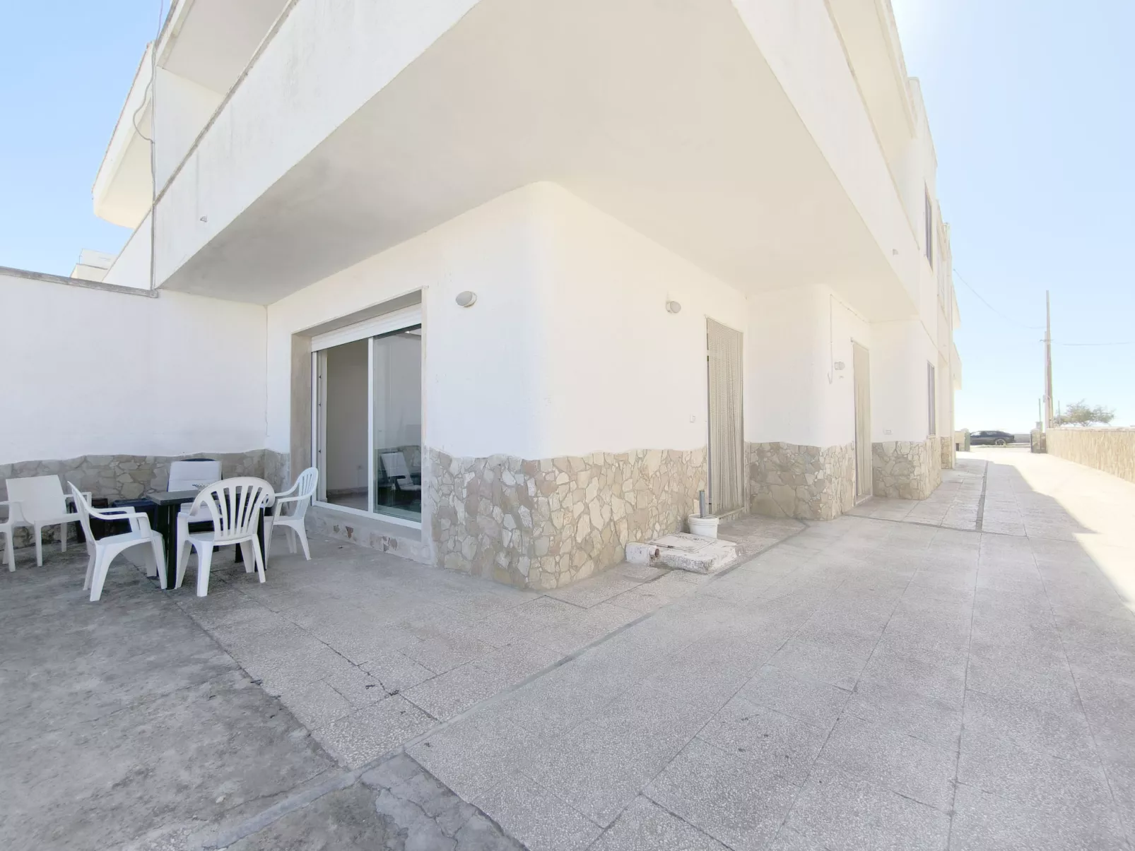 La Torre-Outside
