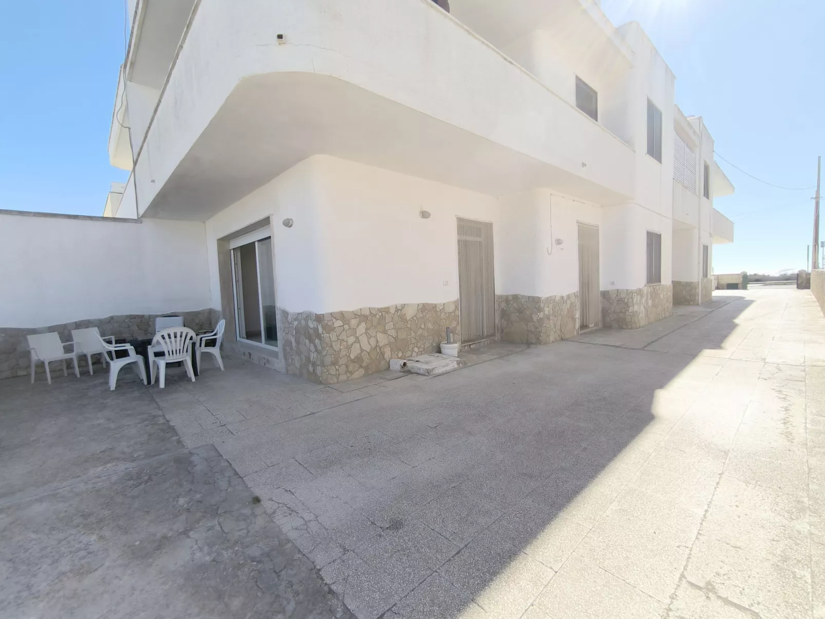 La Torre-Outside