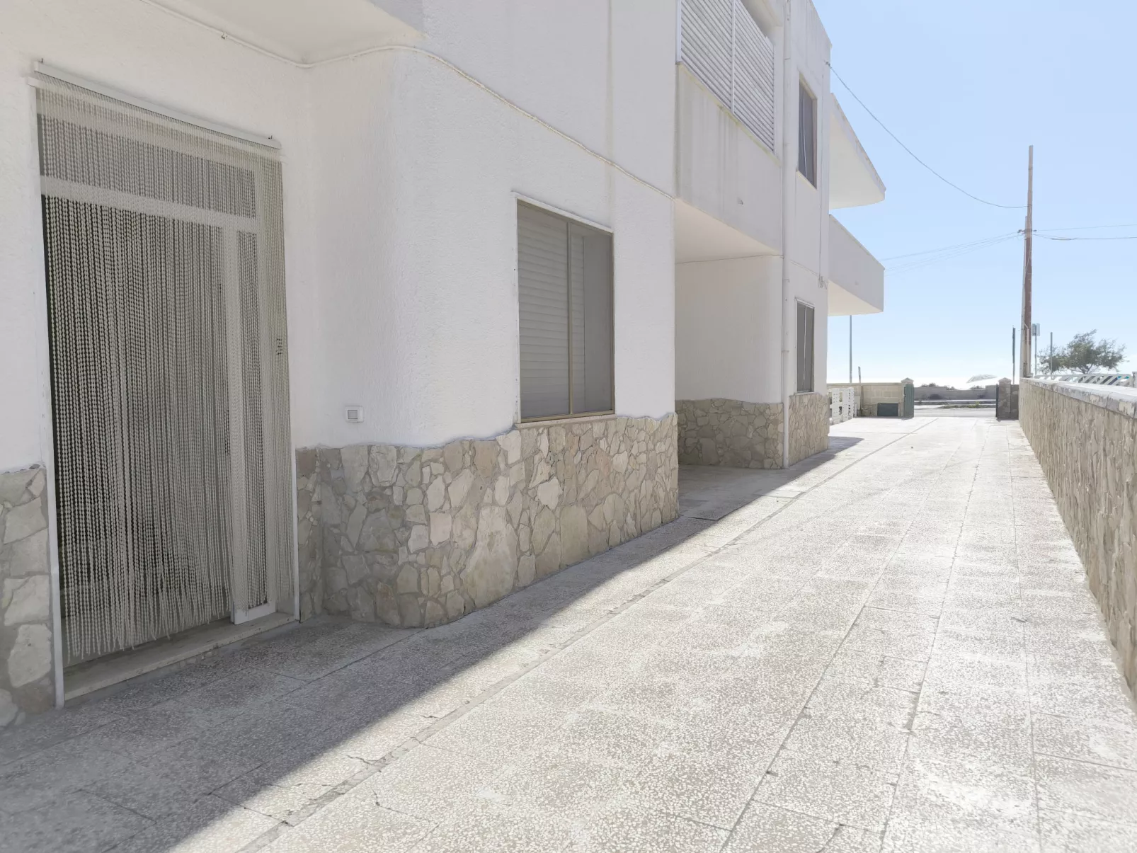 La Torre-Outside