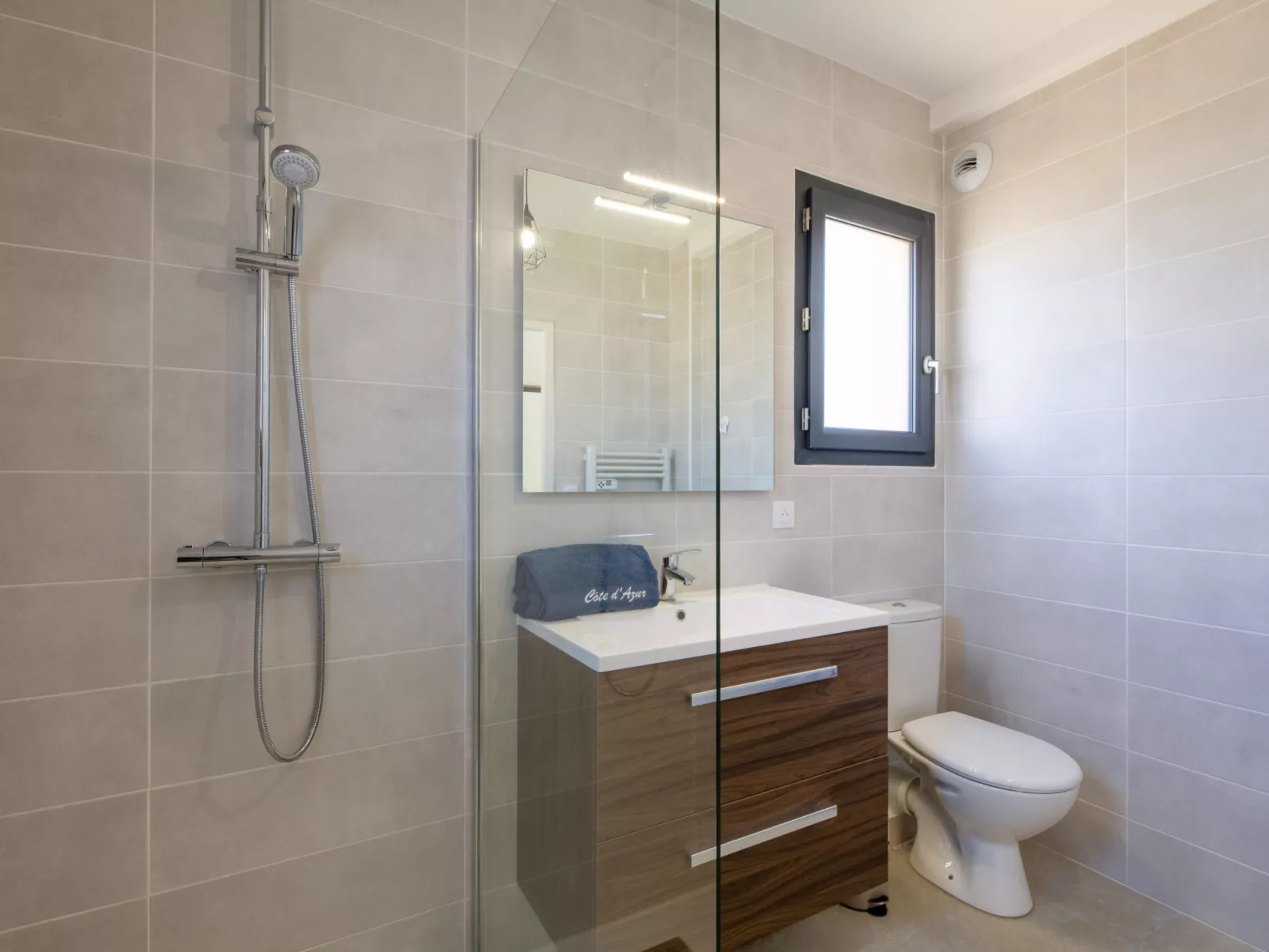 Azur Cottages-Dedans
