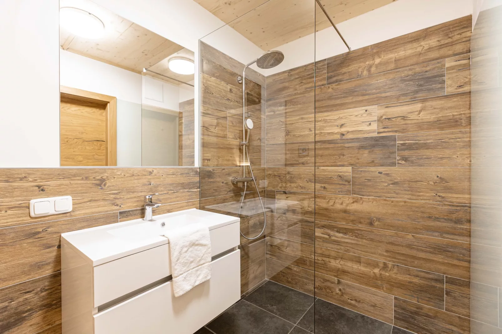 Bergresort Lachtal 1-Bathroom