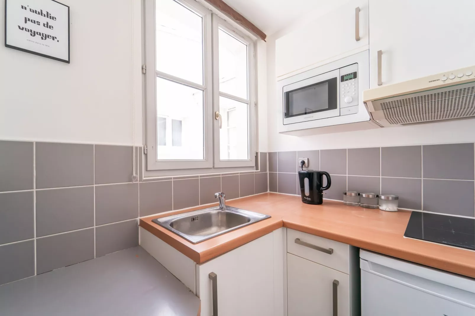 SG-5-BUFFON-502-Kitchen