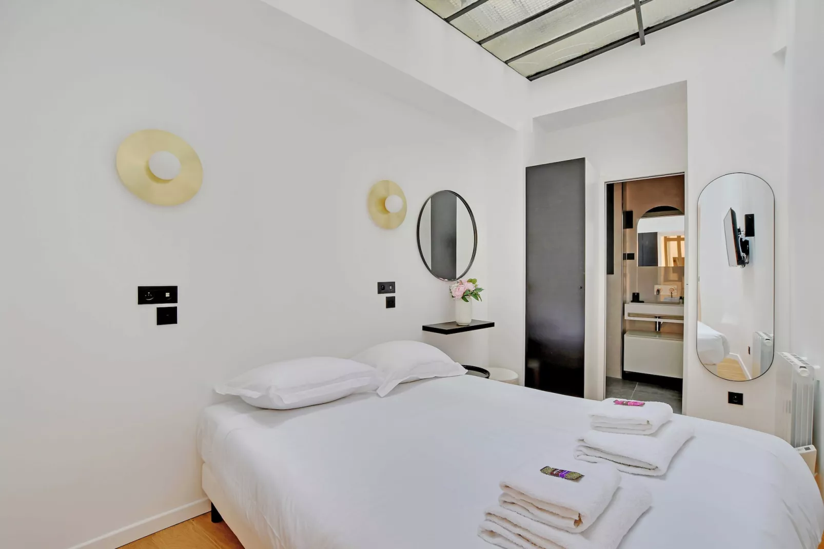 ES-26-LAMARTINE-Bedroom