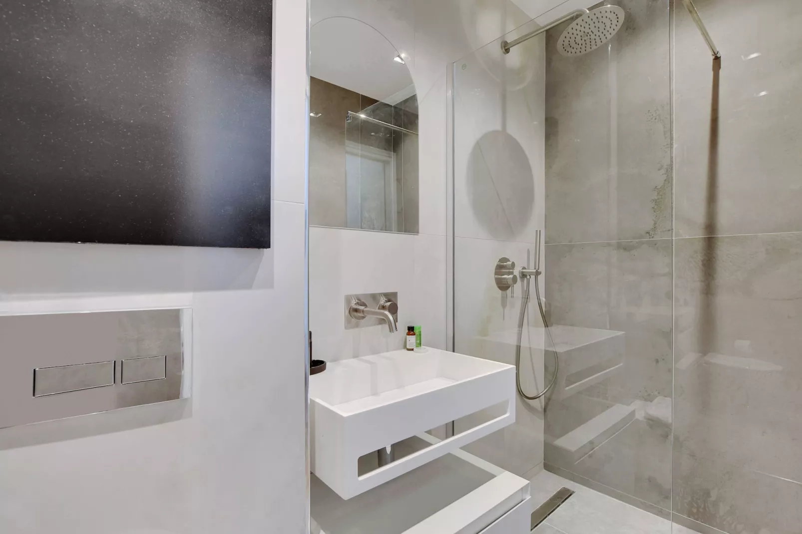 ES-26-LAMARTINE-Bathroom