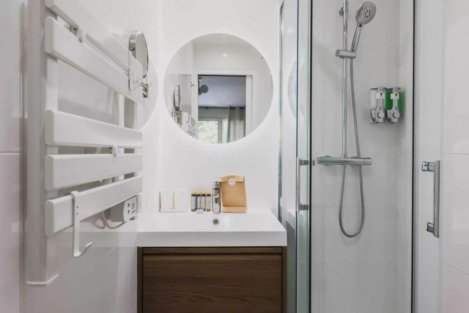 IA-31-DEGAULLE-18-Bathroom