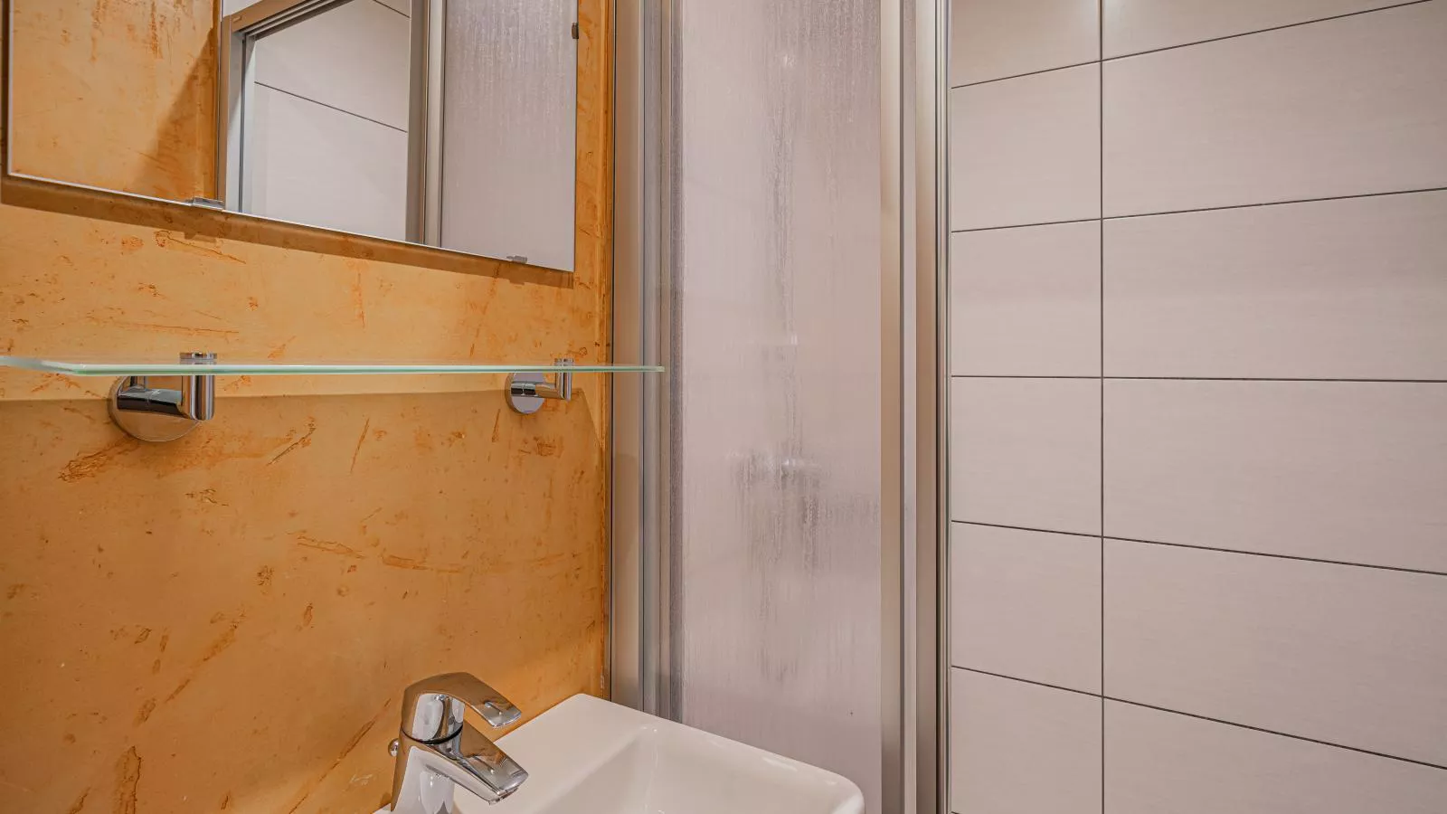 Chalet Gandler-Bathroom