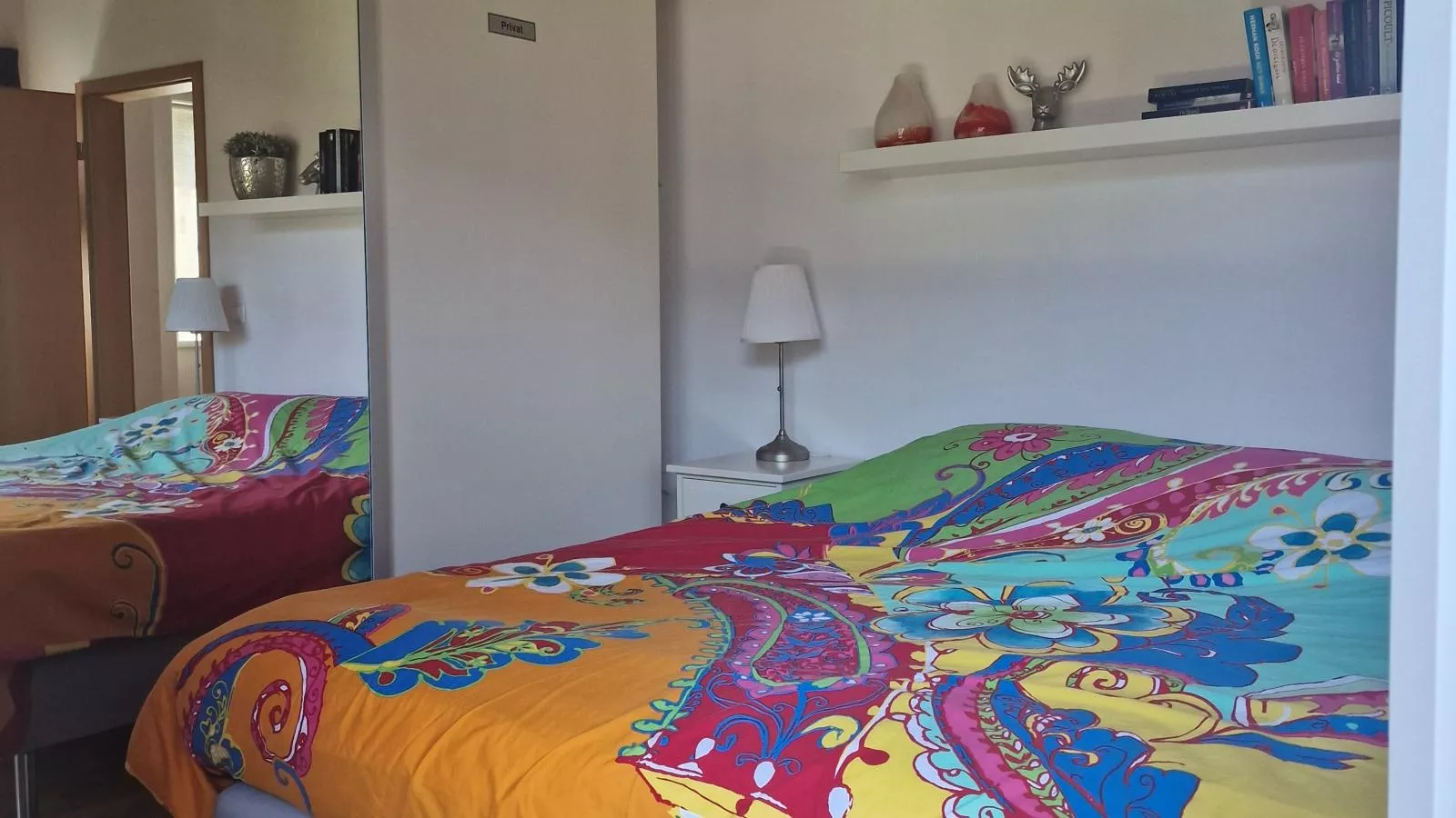 Gailblick-Bedroom