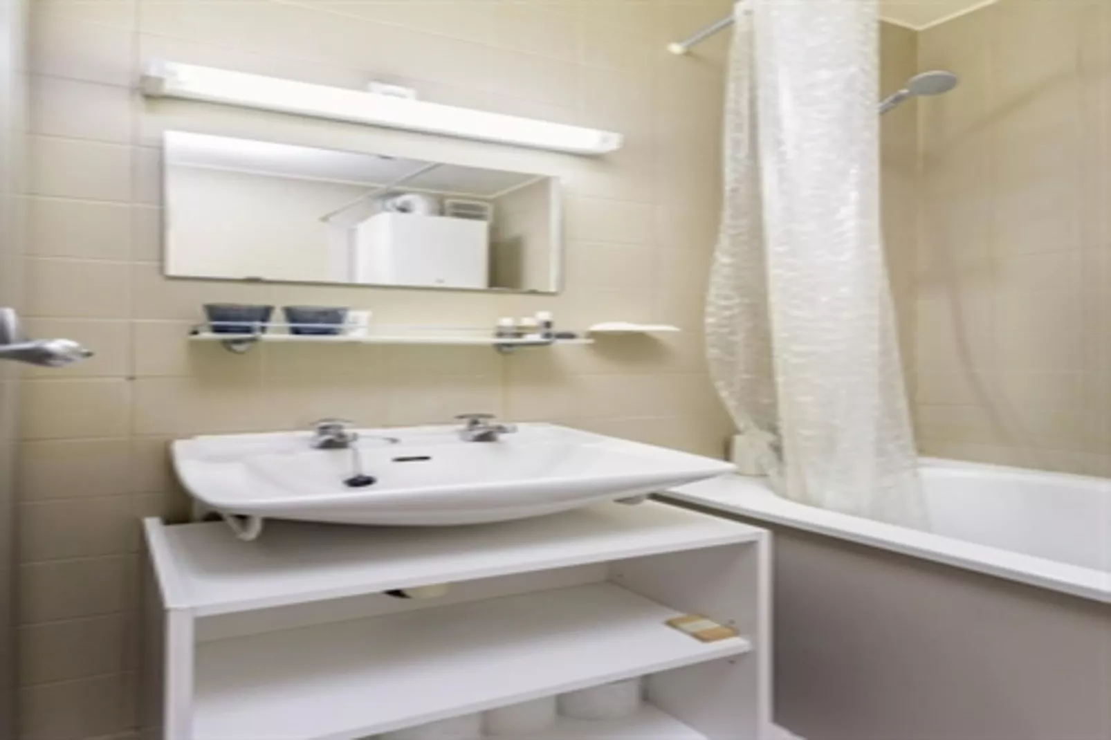 BELLA VISTA - 9B-Bathroom