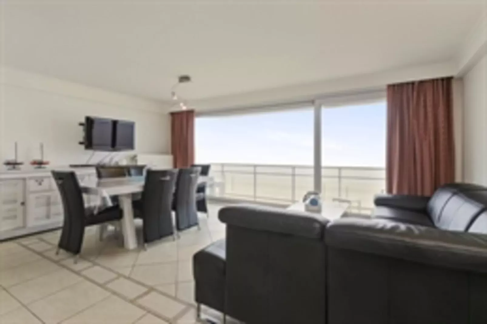 GOLF HIT - 6C-Living room