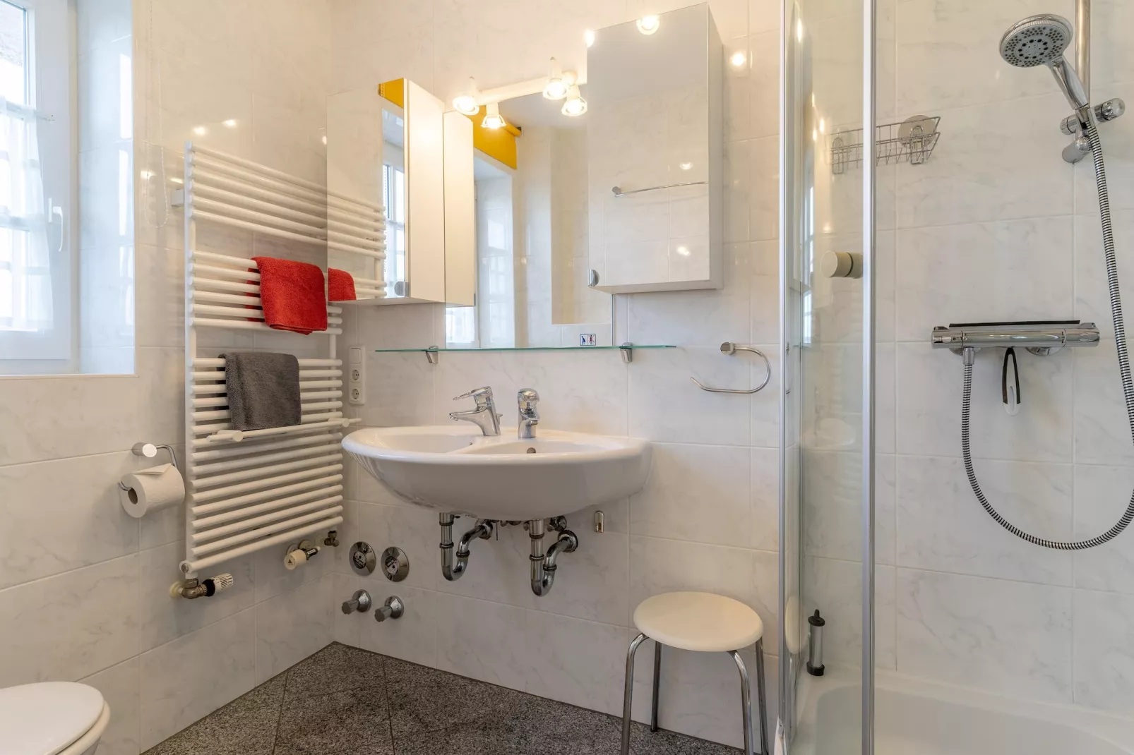 Haus Hooge EG - Whg 1-Badezimmer