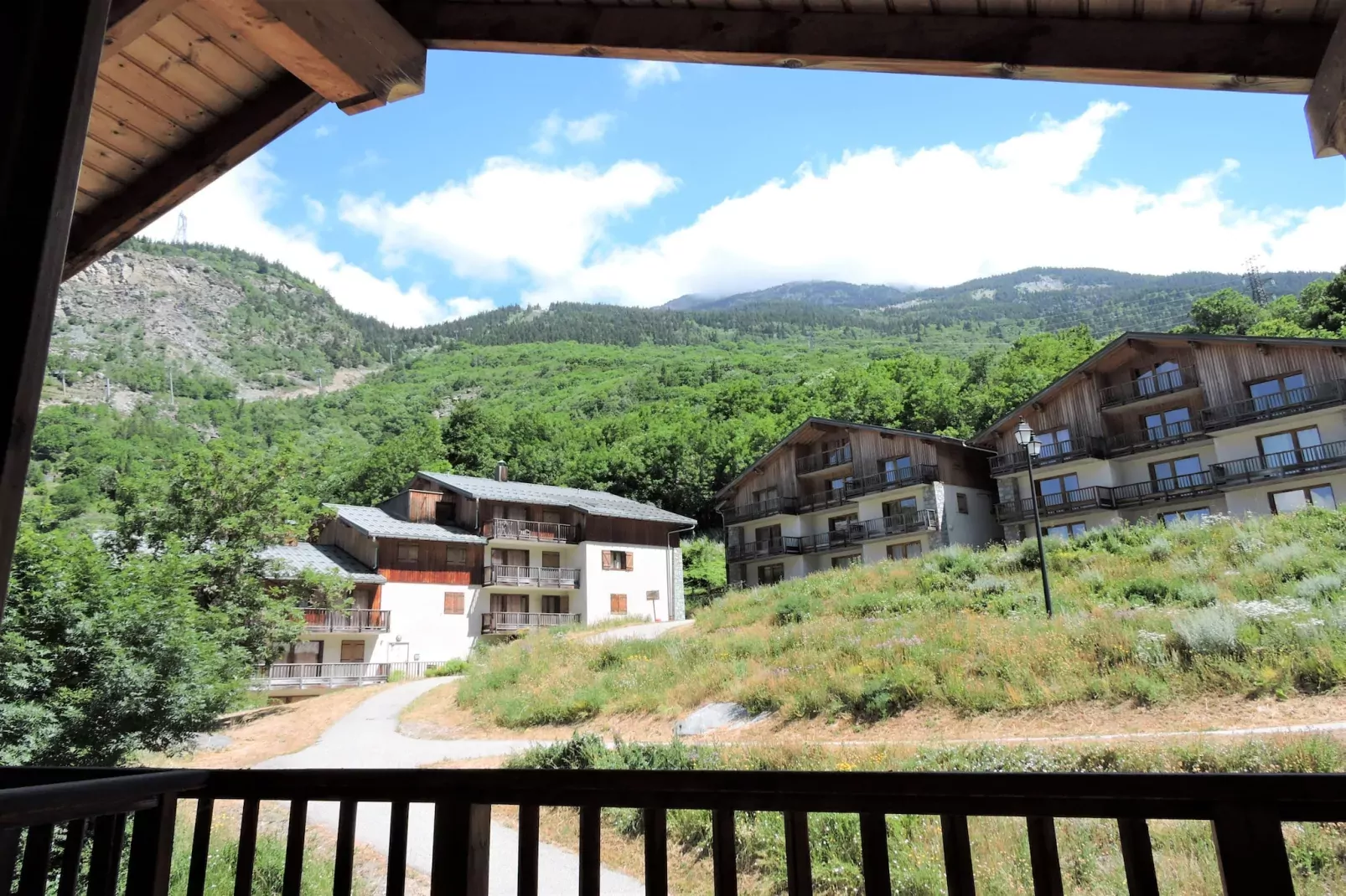 Hameau 1 303 - SPA & PISCINE appartement 6 pers-Terrassenbalkon