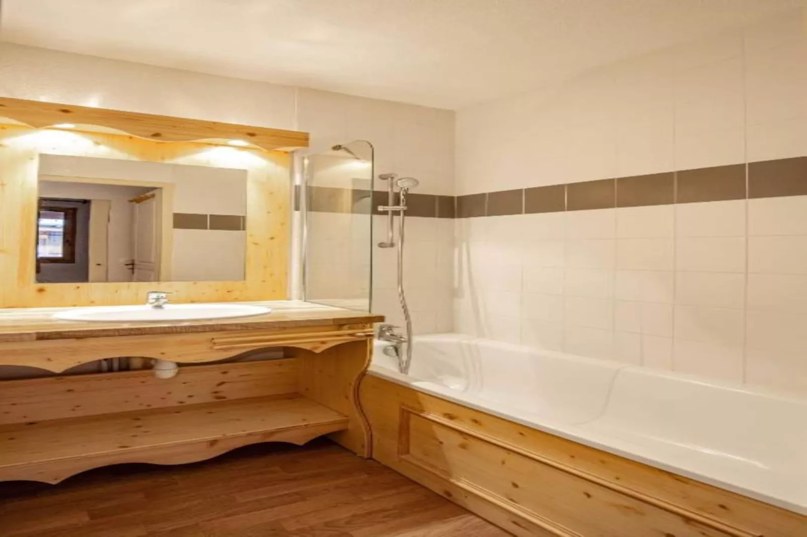 Hameau 1 301 - SPA & PISCINE appartement 8 pers-Bathroom