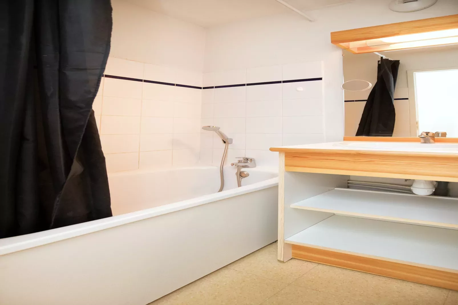 Balcons B 007 - PARC NAT. VANOISE appart. 6 pers.-Bathroom