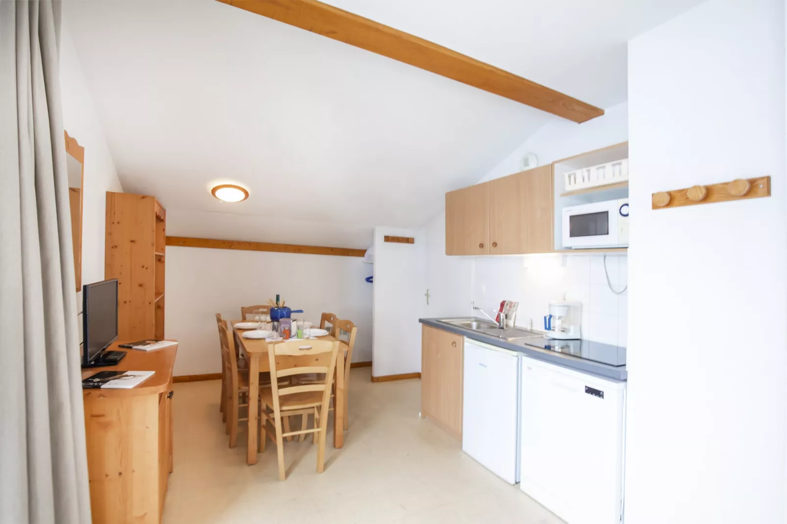 Balcons H 023 - PARC NAT. VANOISE appart. 6 pers.-Kitchen