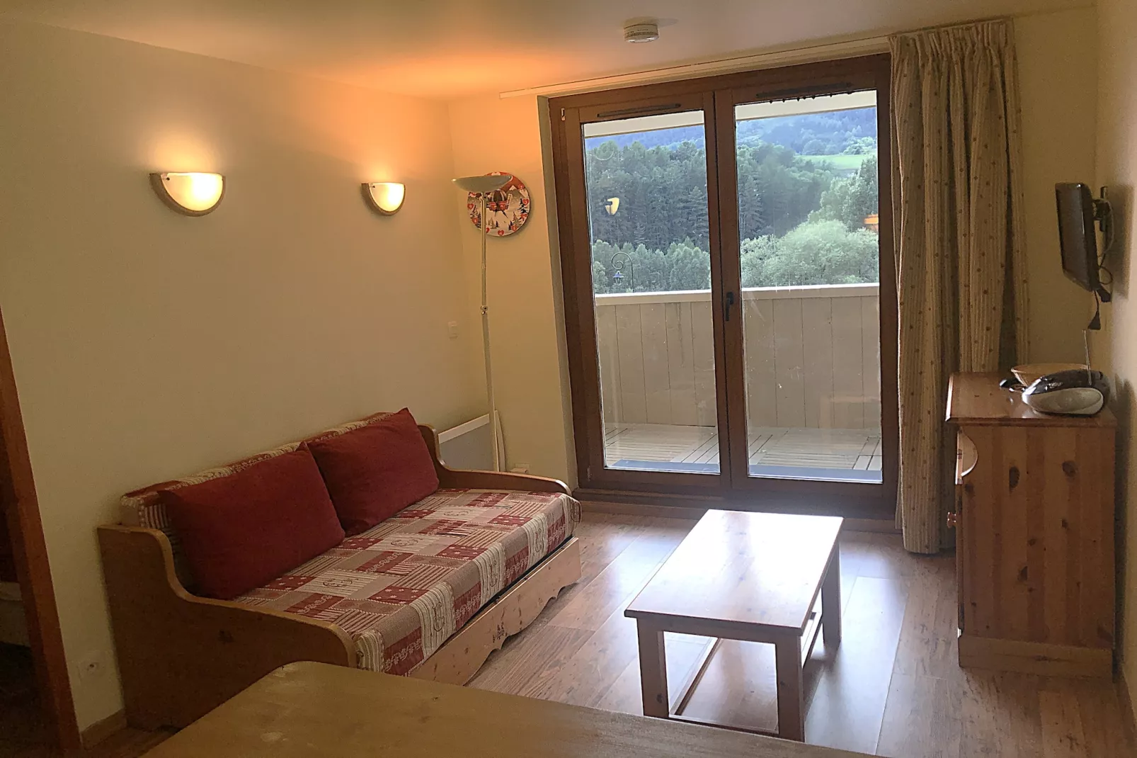 Terrasses F 102 - PARC NAT. VANOISE appart. 4 pers-Living room