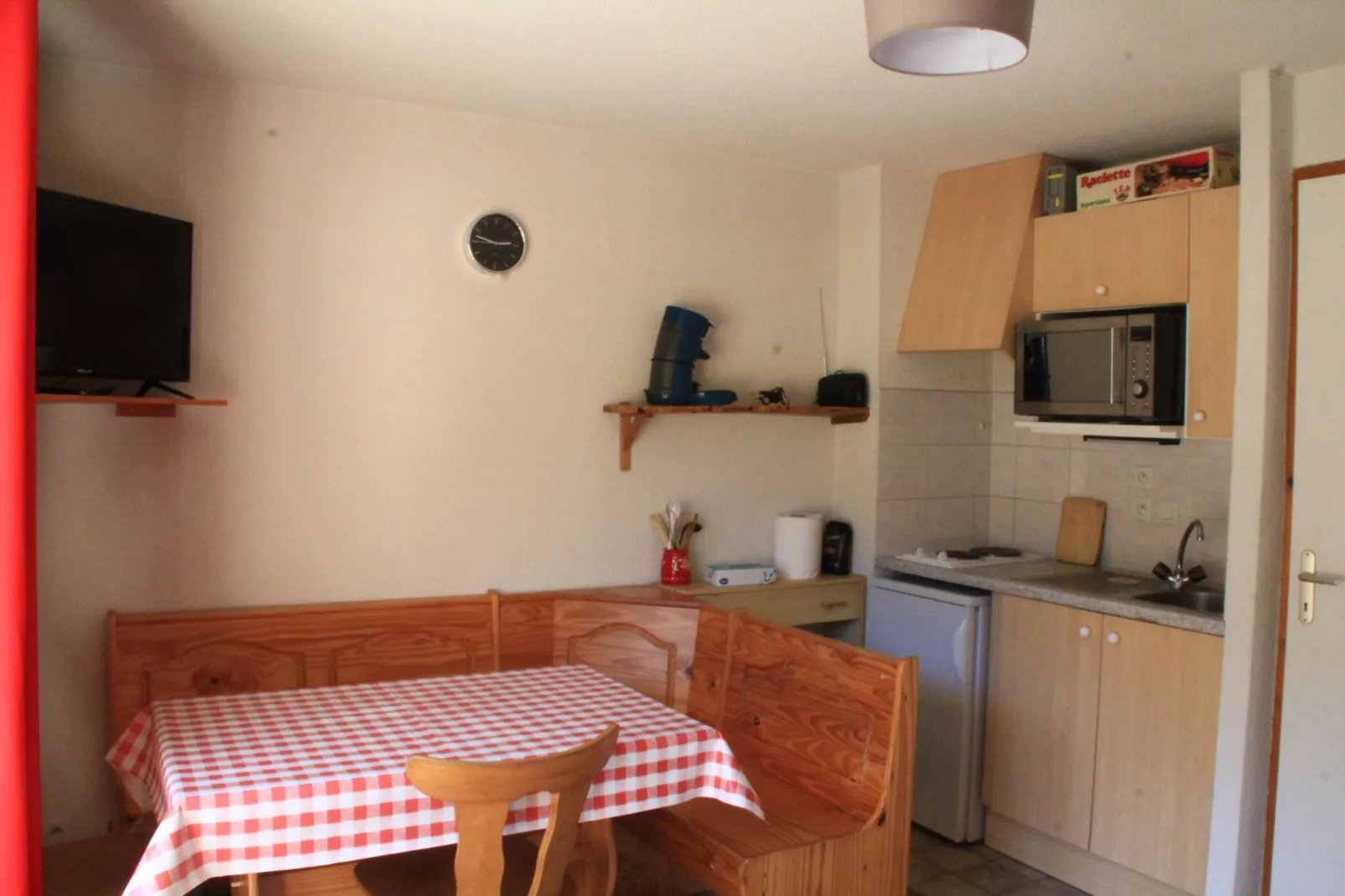 Amarillys AM2 MOUNTAIN & TELECABINE 4 Pers.-Kitchen