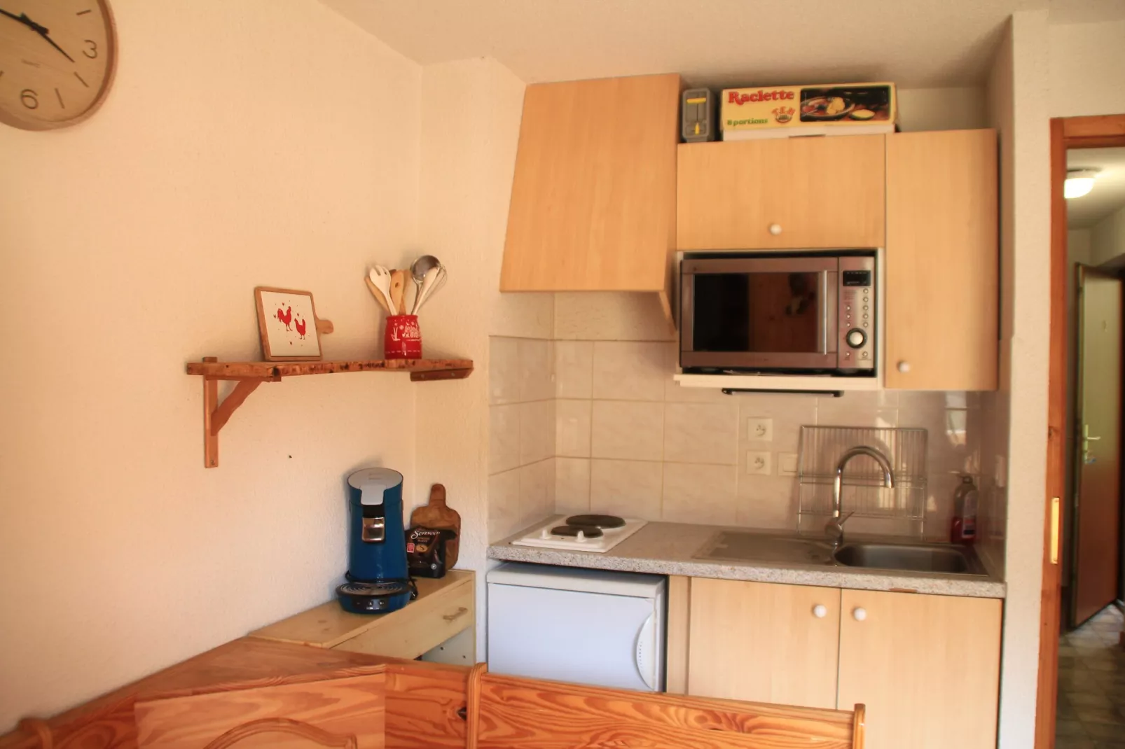 Amarillys AM2 MOUNTAIN & TELECABINE 4 Pers.-Kitchen