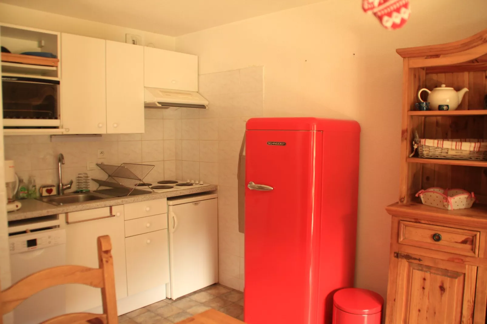 Amarillys AM20 MOUNTAIN & TELECABINE 6 Pers.-Kitchen