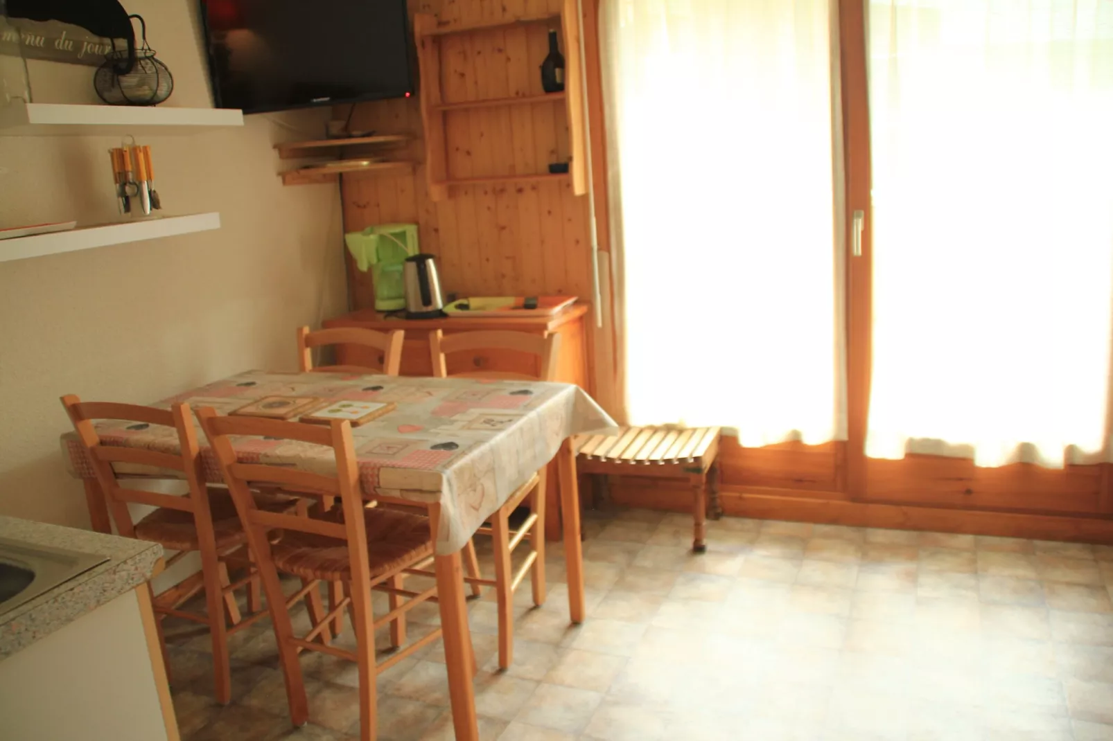 Azalée AZ4 TELECABINE & MOUNTAIN 4 Pers.-Living room