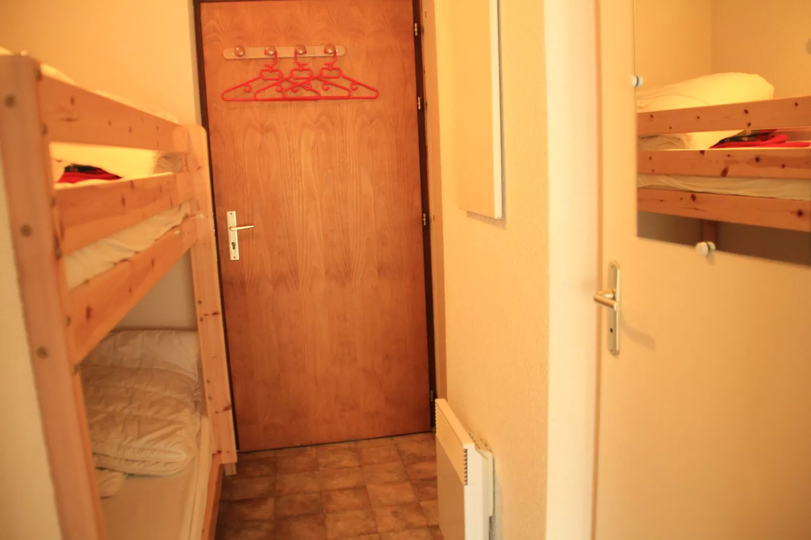 Azalée AZ4 TELECABINE & MOUNTAIN 4 Pers.-Bedroom