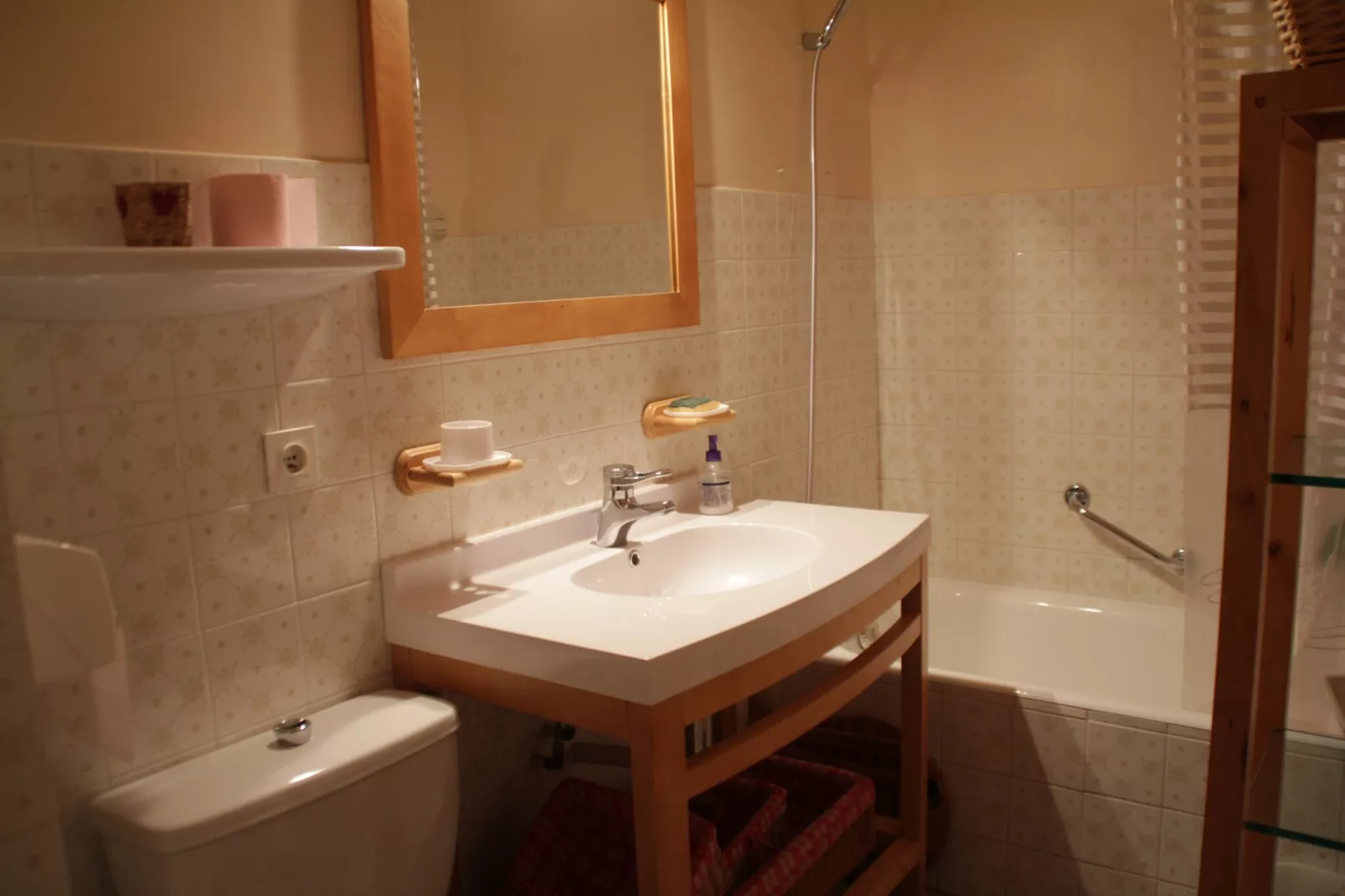 Champs Fleuris CFS7 COSY & VIEW 3 Pers.-Bathroom