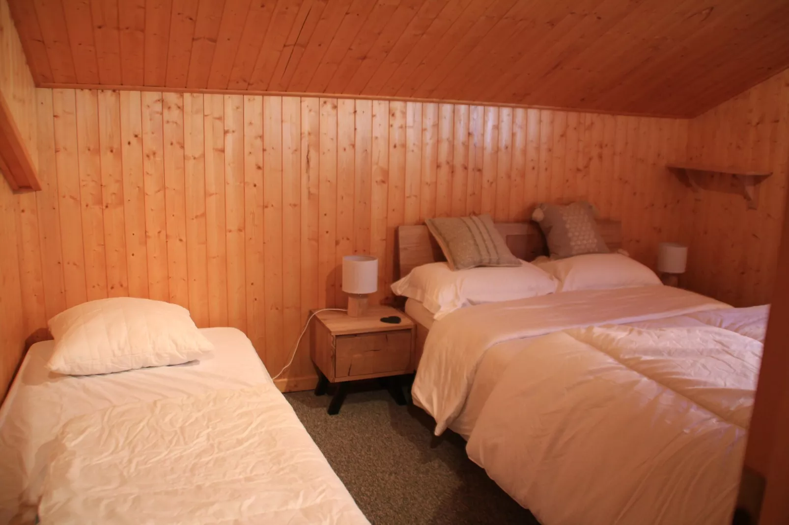 Chalet Ecureuil ECR CHARMING & NATURE 5 Pers.-Schlafzimmer