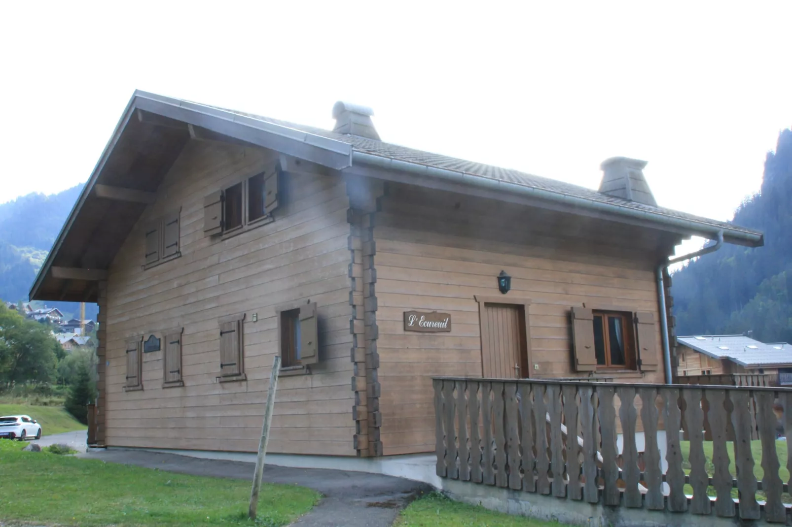 Chalet Ecureuil ECR CHARMING & NATURE 5 Pers.-Außenbereich