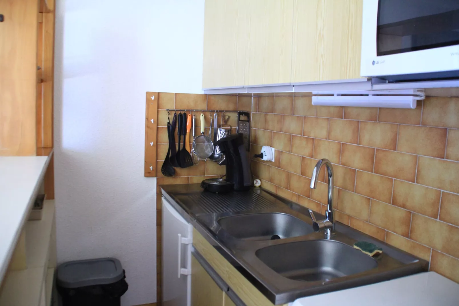 Chambron CB13 CENTER & VIEW 4 Pers.-Kitchen