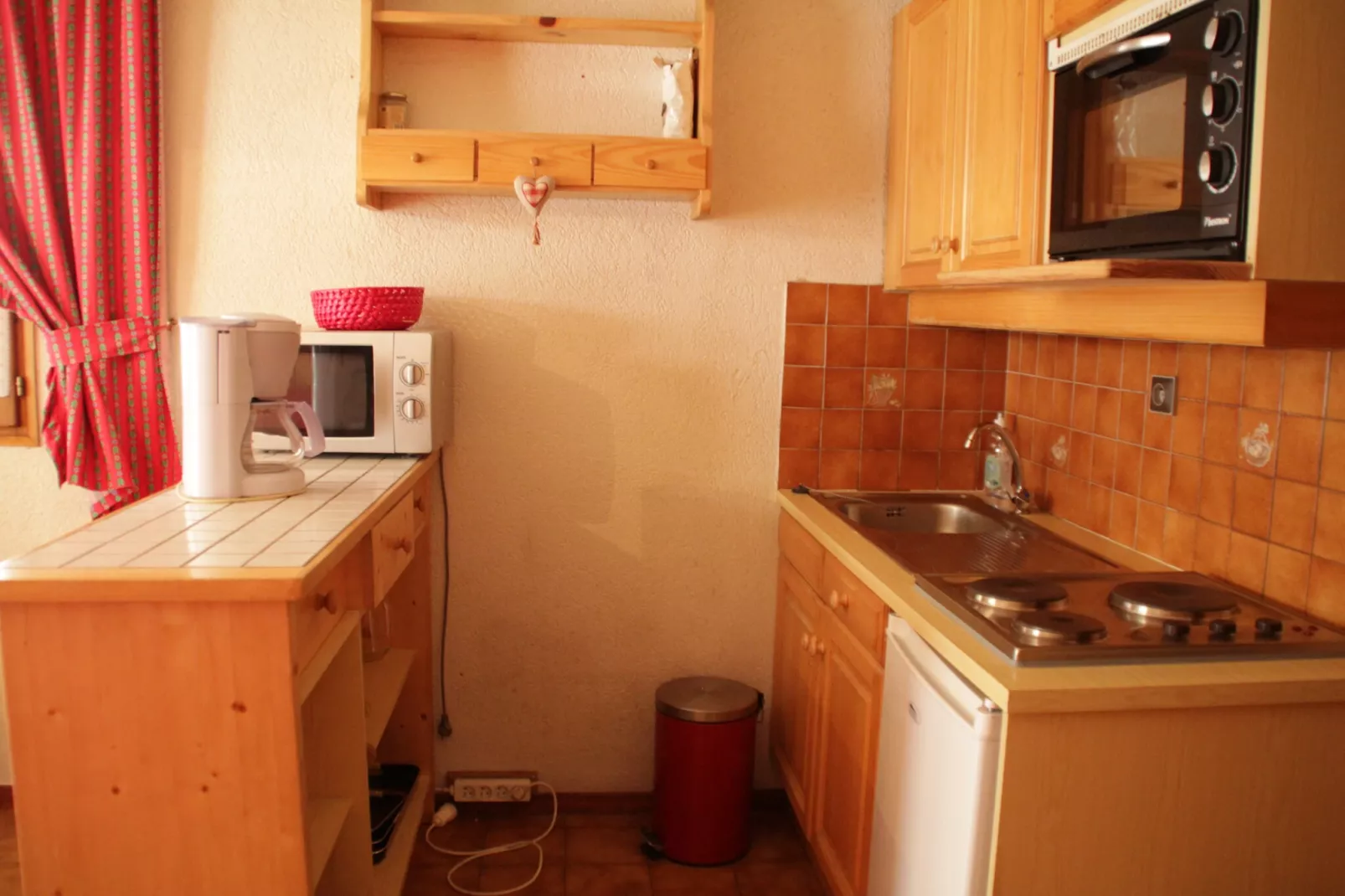 Gelinote GL3 TELECABINE & MOUNTAIN 4 Pers.-Kitchen