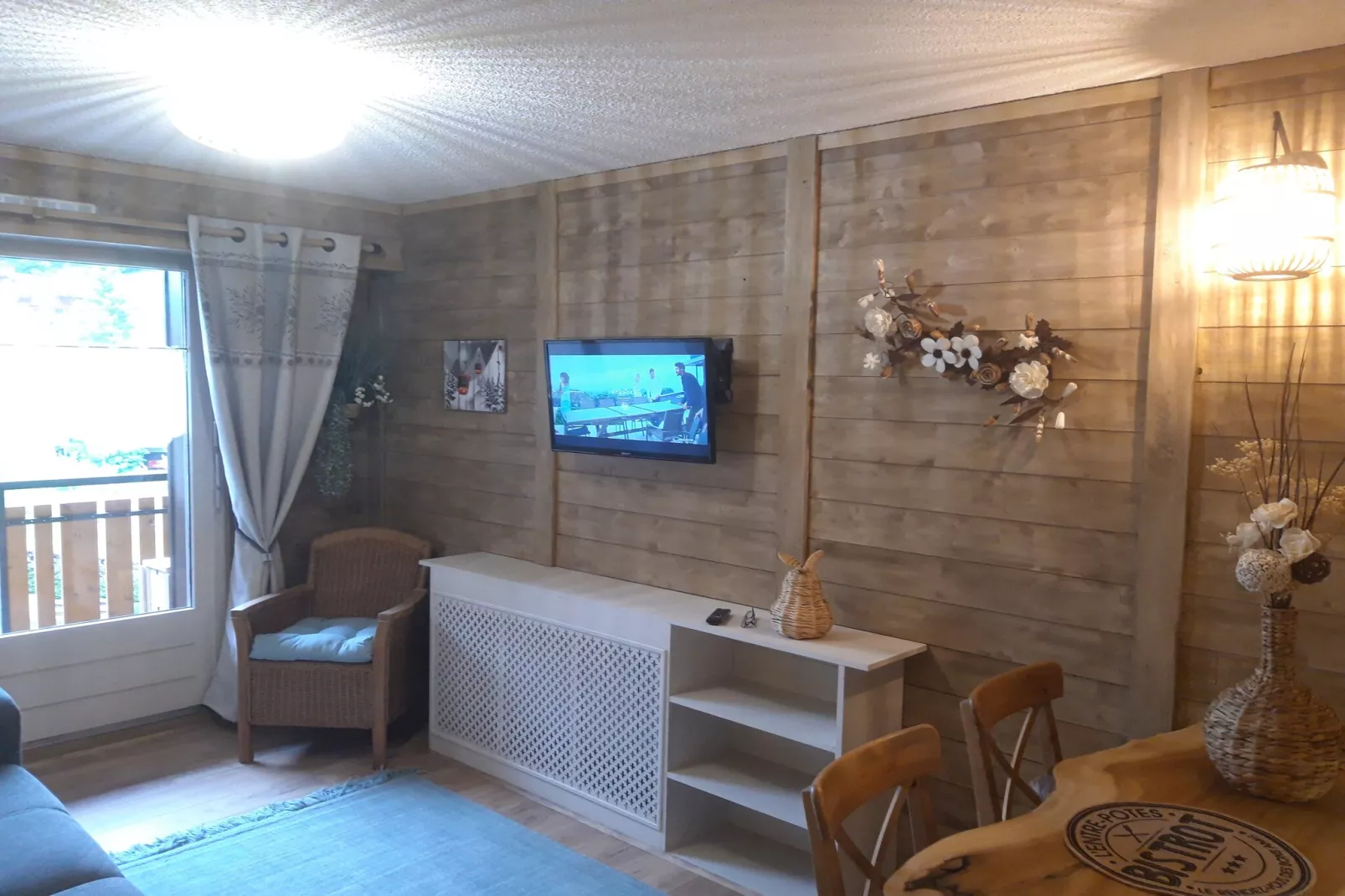 Alpenlake AP122 VIEW & NATURE 4 Pers.-Living room