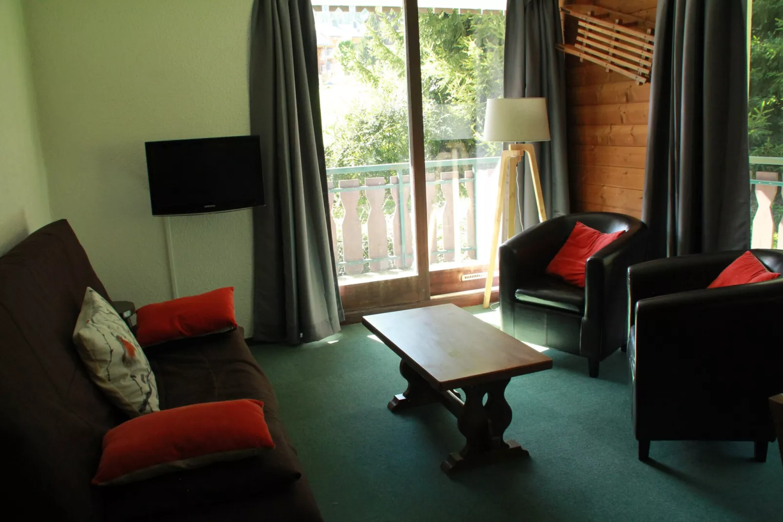 Moulin ML149 MOUNTAIN & TELECABINE 6 pers.-Living room