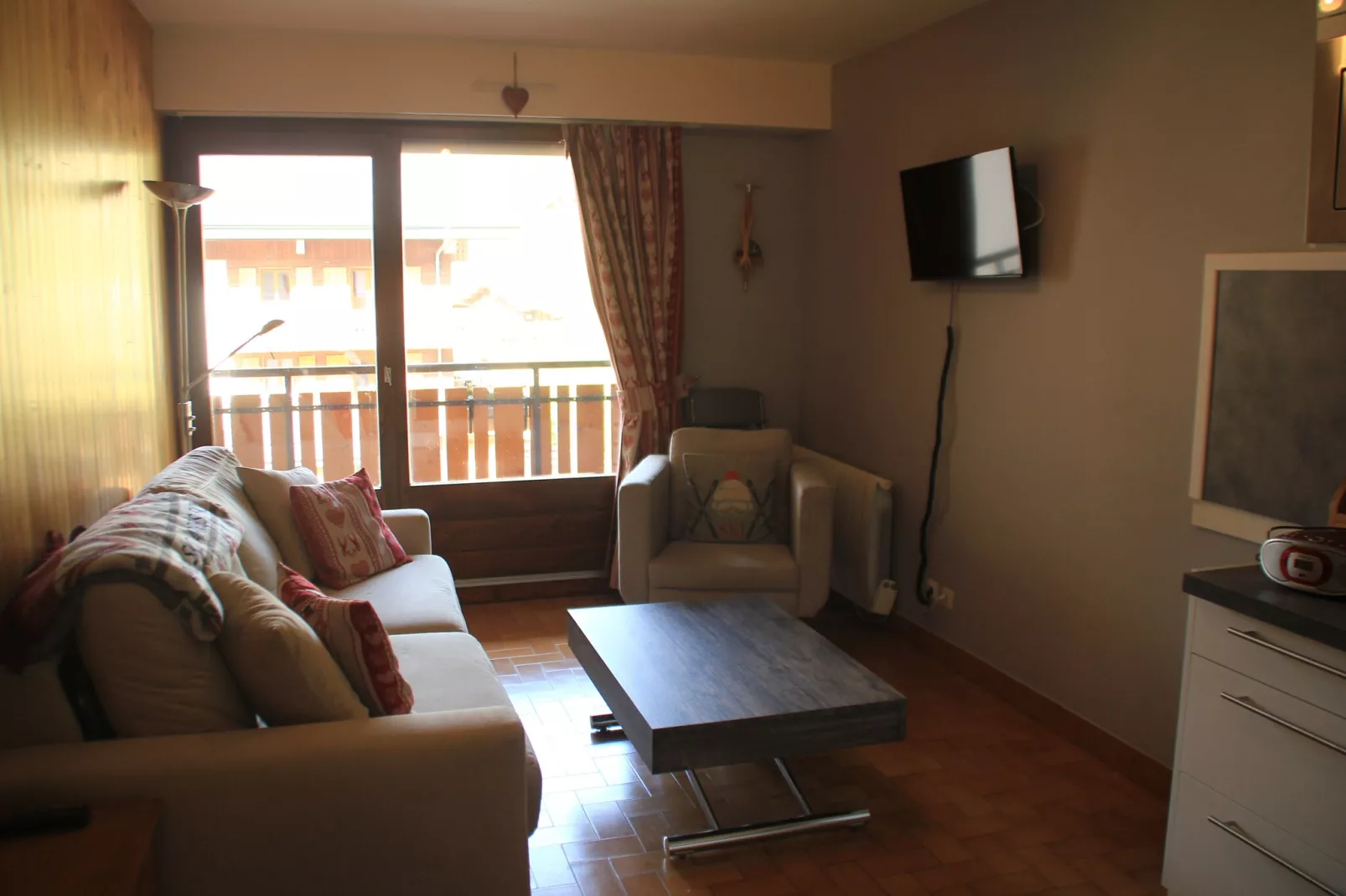 Alpenlake AP110  LAC & NATURE 4 Pers-Living room