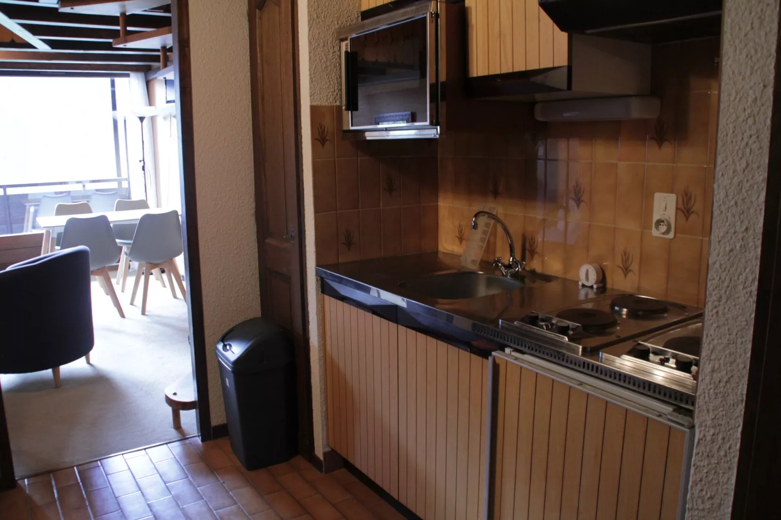 Corina CN43 QUIET & MOUNTAIN 4 Pers.-Kitchen