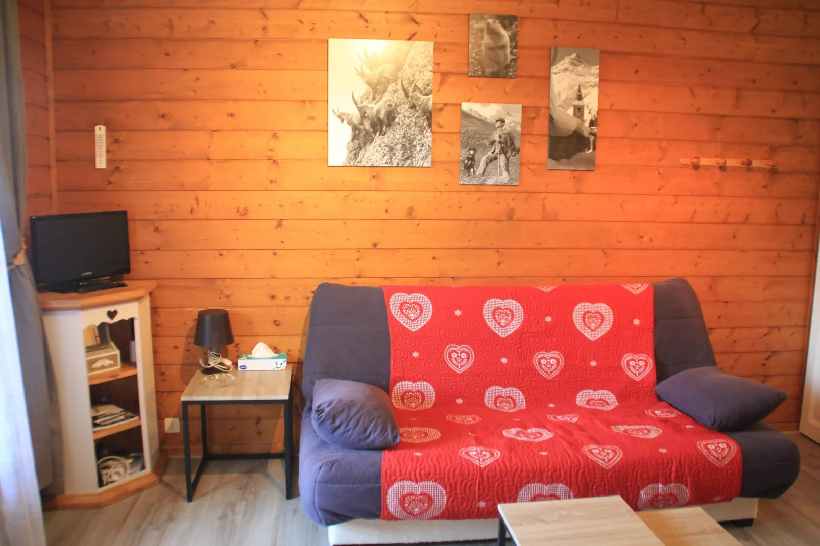 Corina CN11 QUIET & MOUNTAIN 4 Pers.-Living room