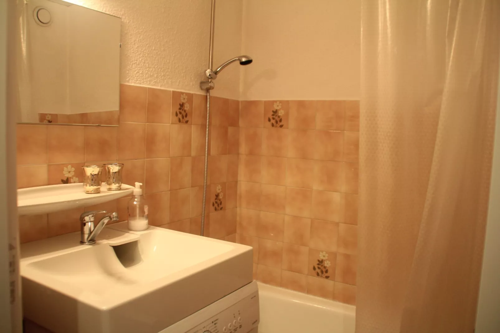 Corina CN11 QUIET & MOUNTAIN 4 Pers.-Bathroom